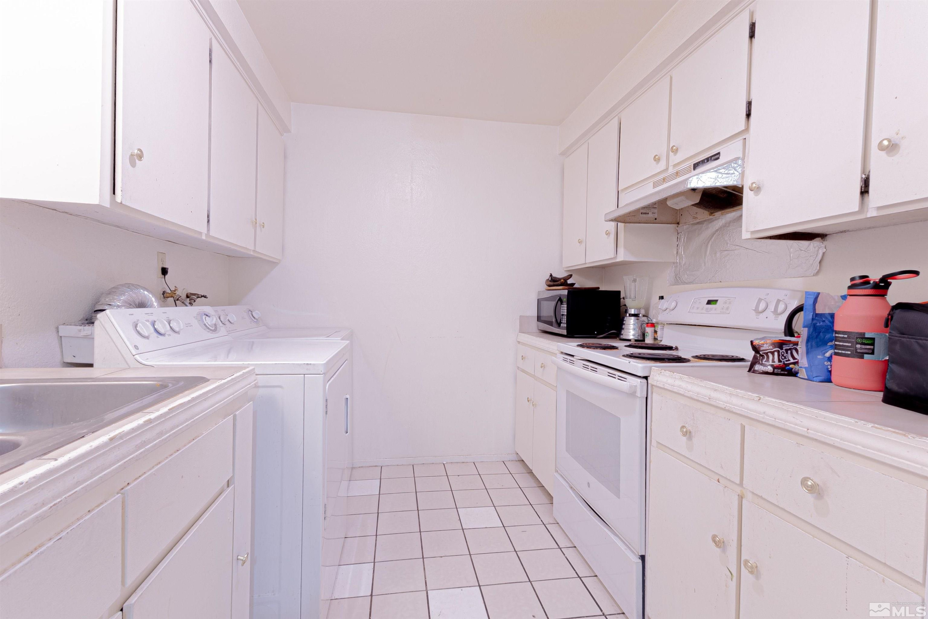 3400 Woodside Drive Apt 23 Property Photo 6