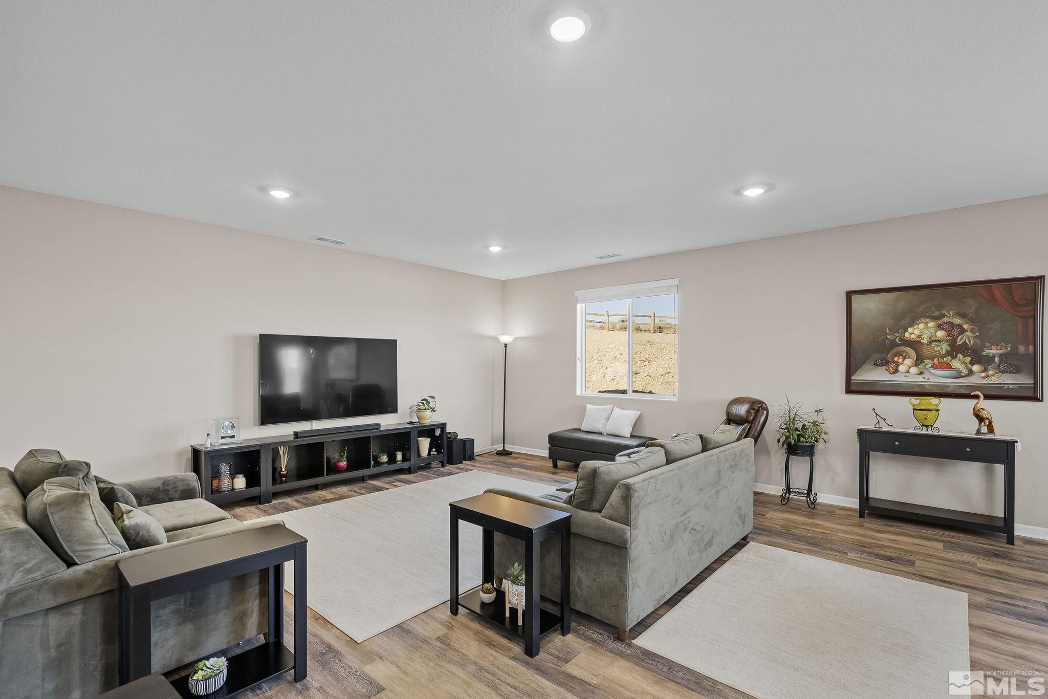 556 Beckwourth Drive Property Photo 4