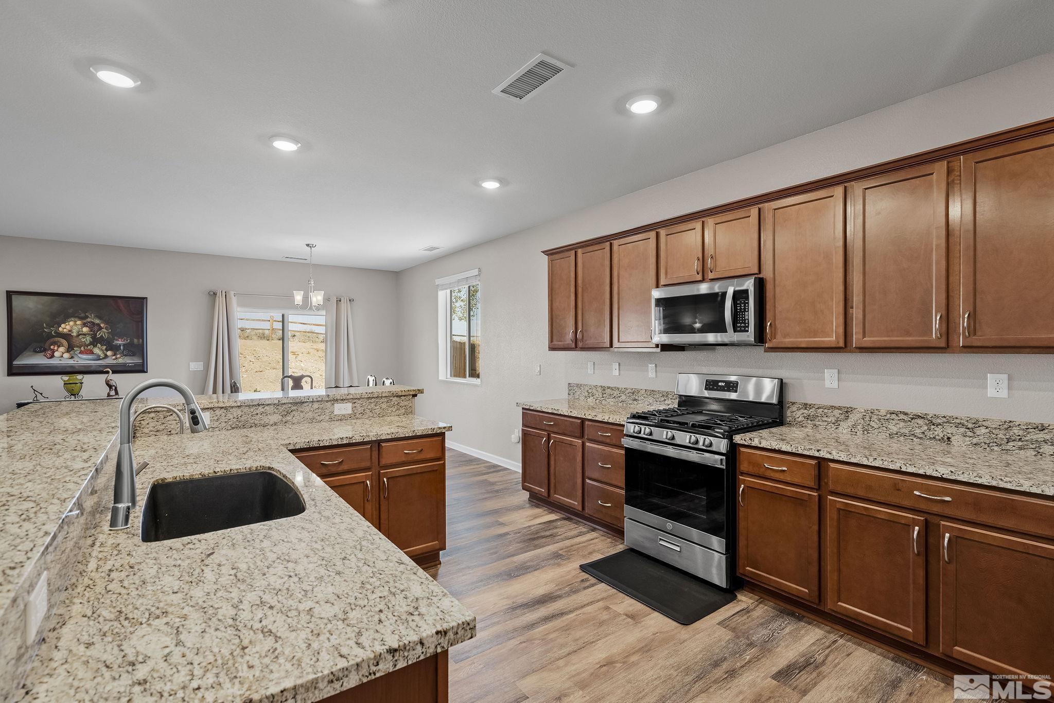 556 Beckwourth Drive Property Photo 7