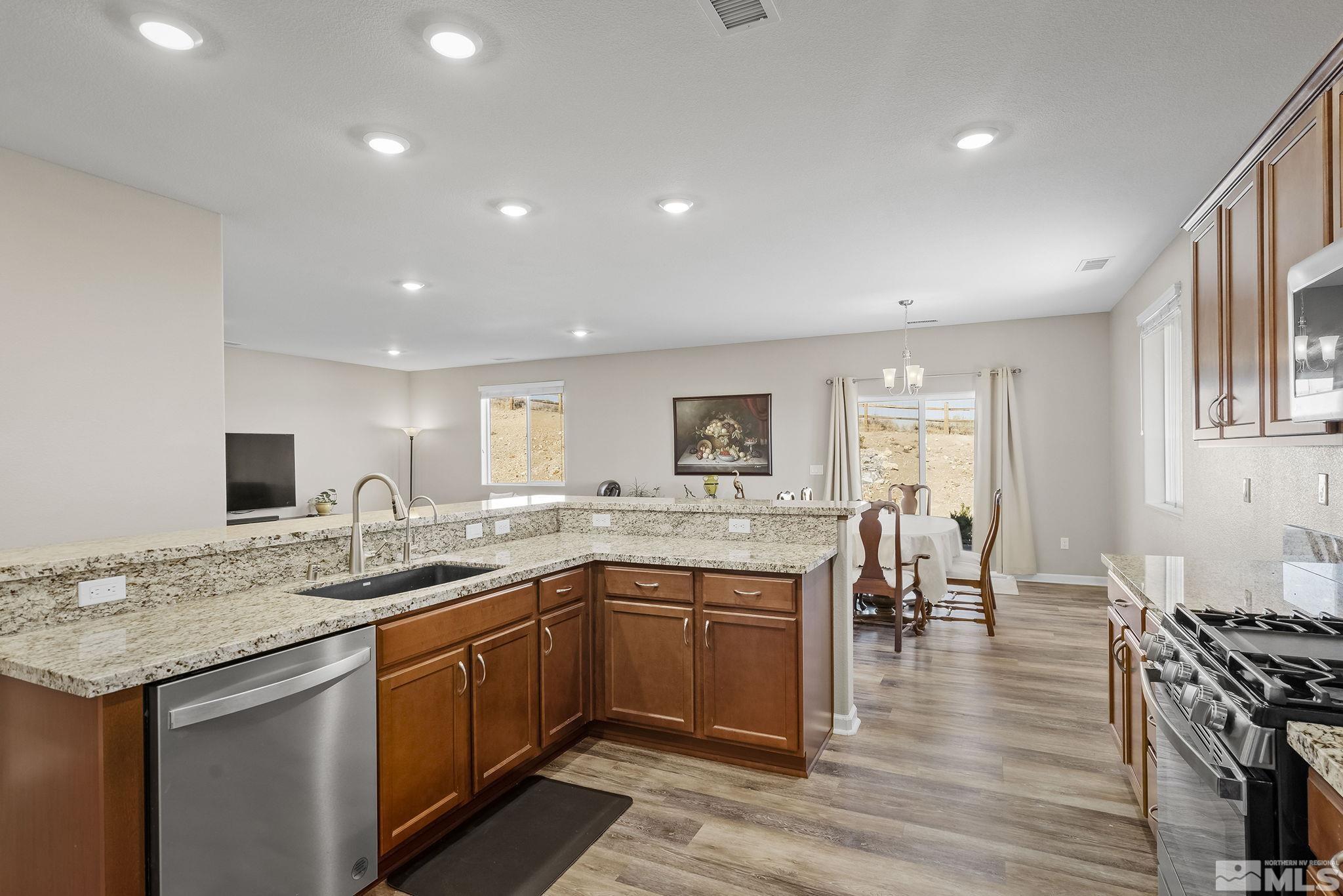 556 Beckwourth Drive Property Photo 8