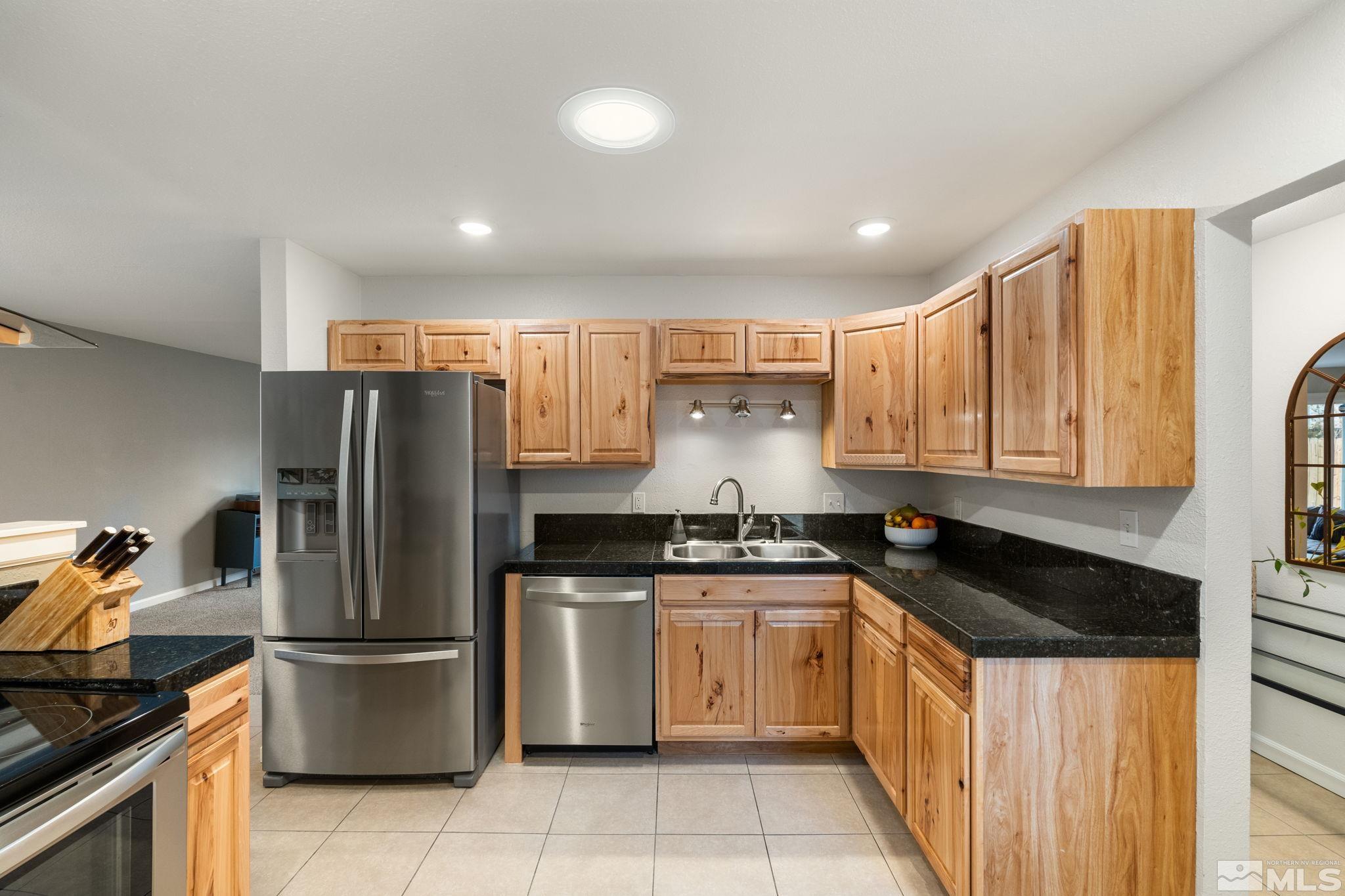 1475 Locksley Way Property Photo 18