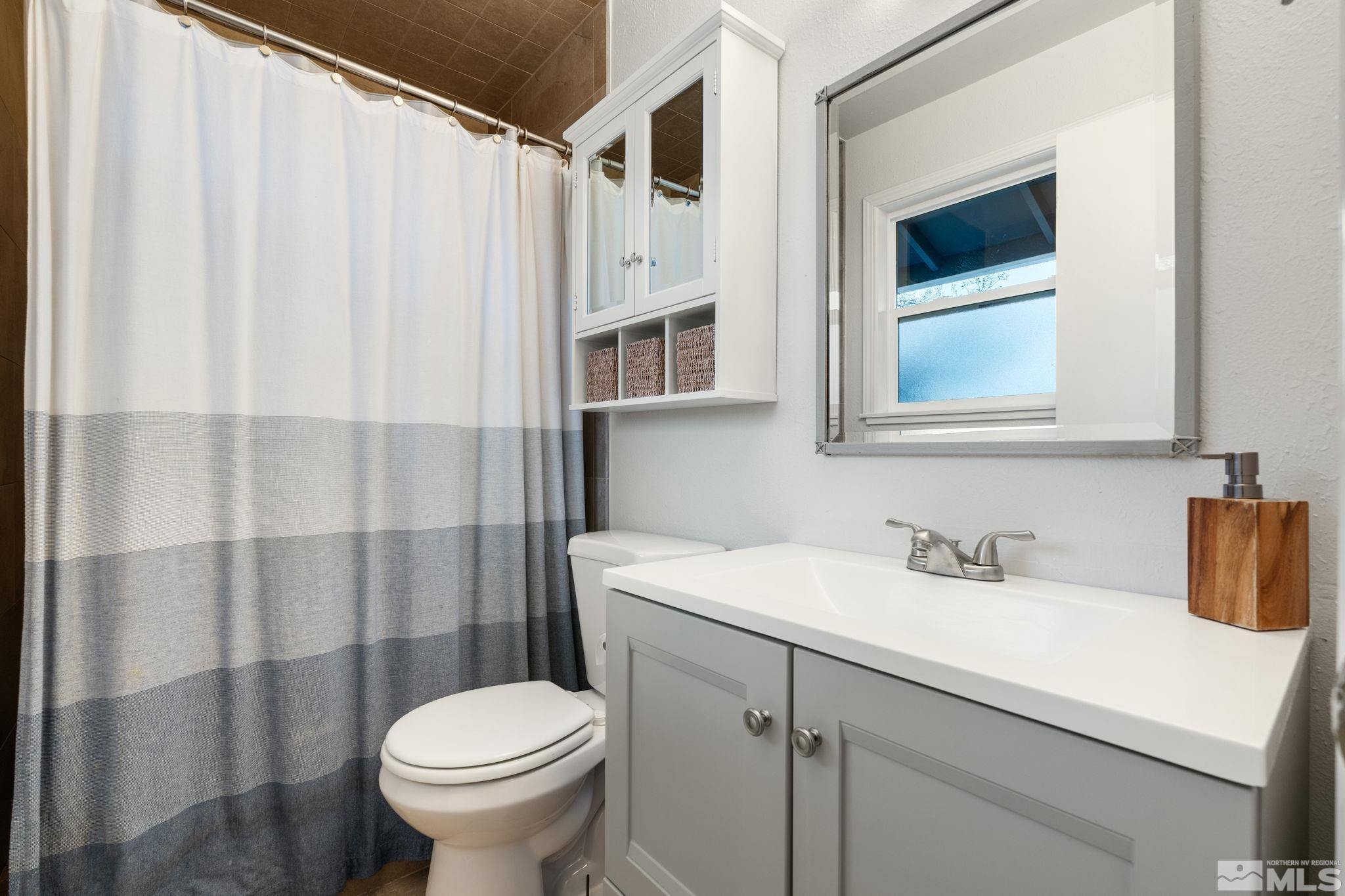 1475 Locksley Way Property Photo 24