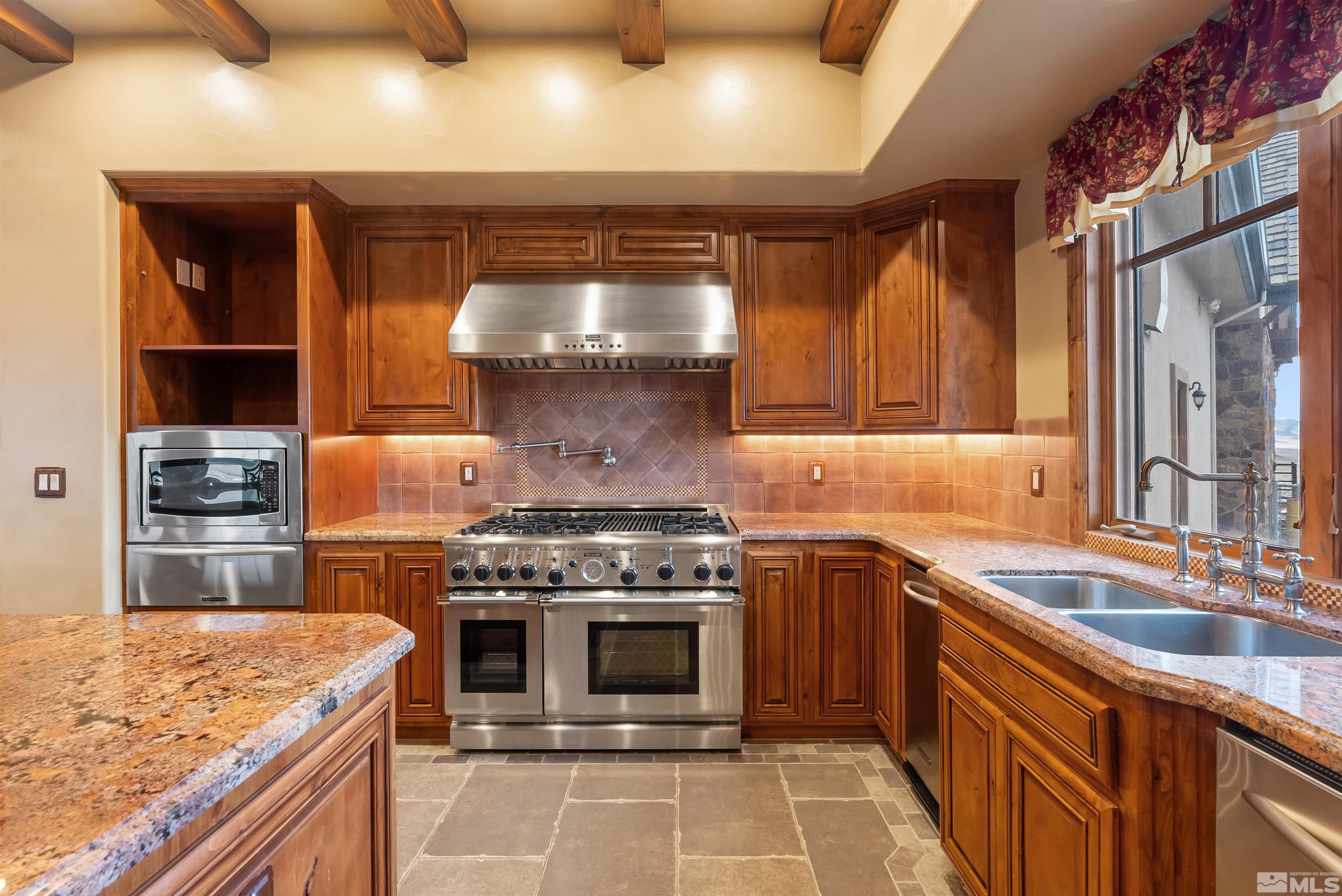 525 Cable Canyon Way Property Photo 16
