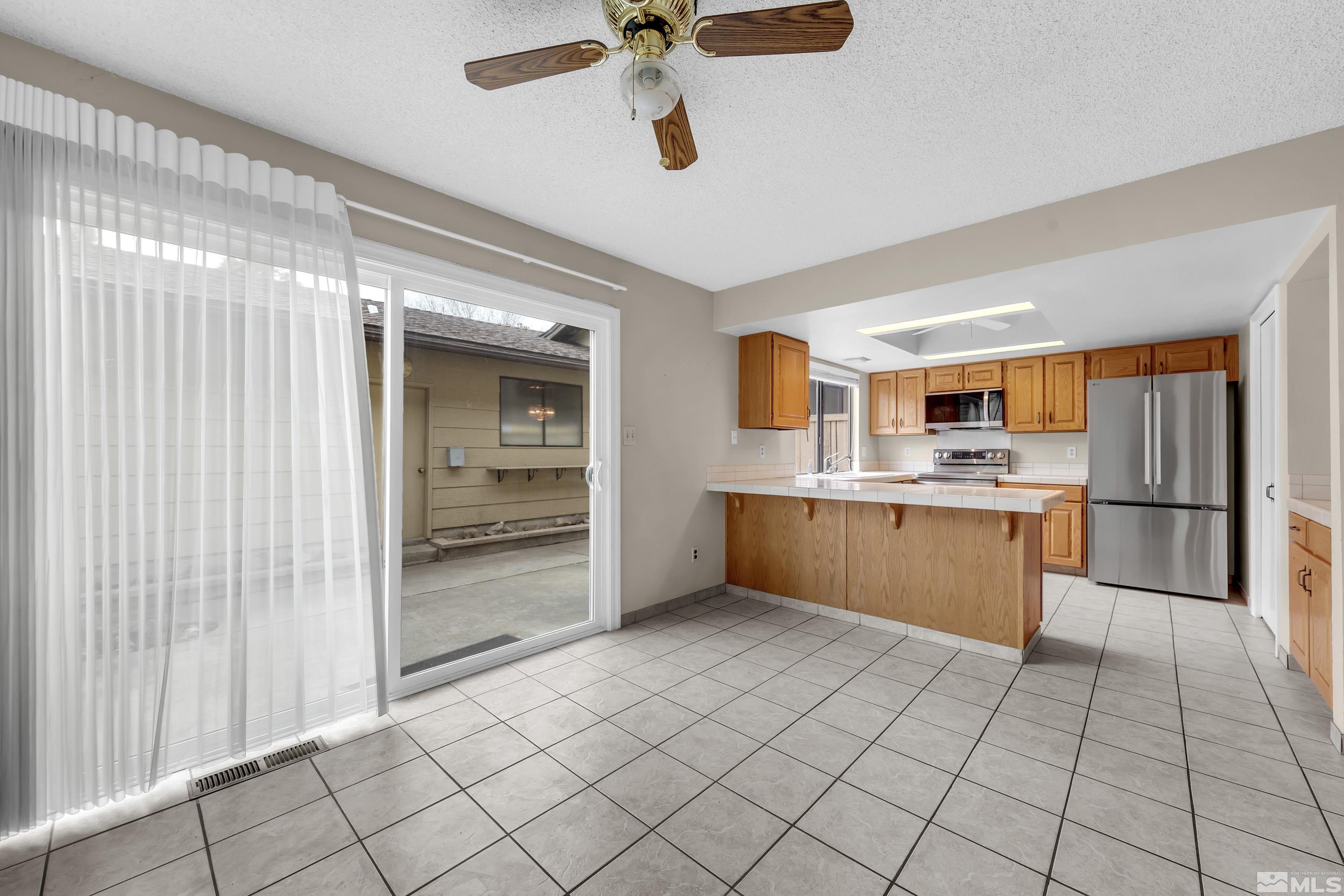 1465 Foster Dr Property Photo 4