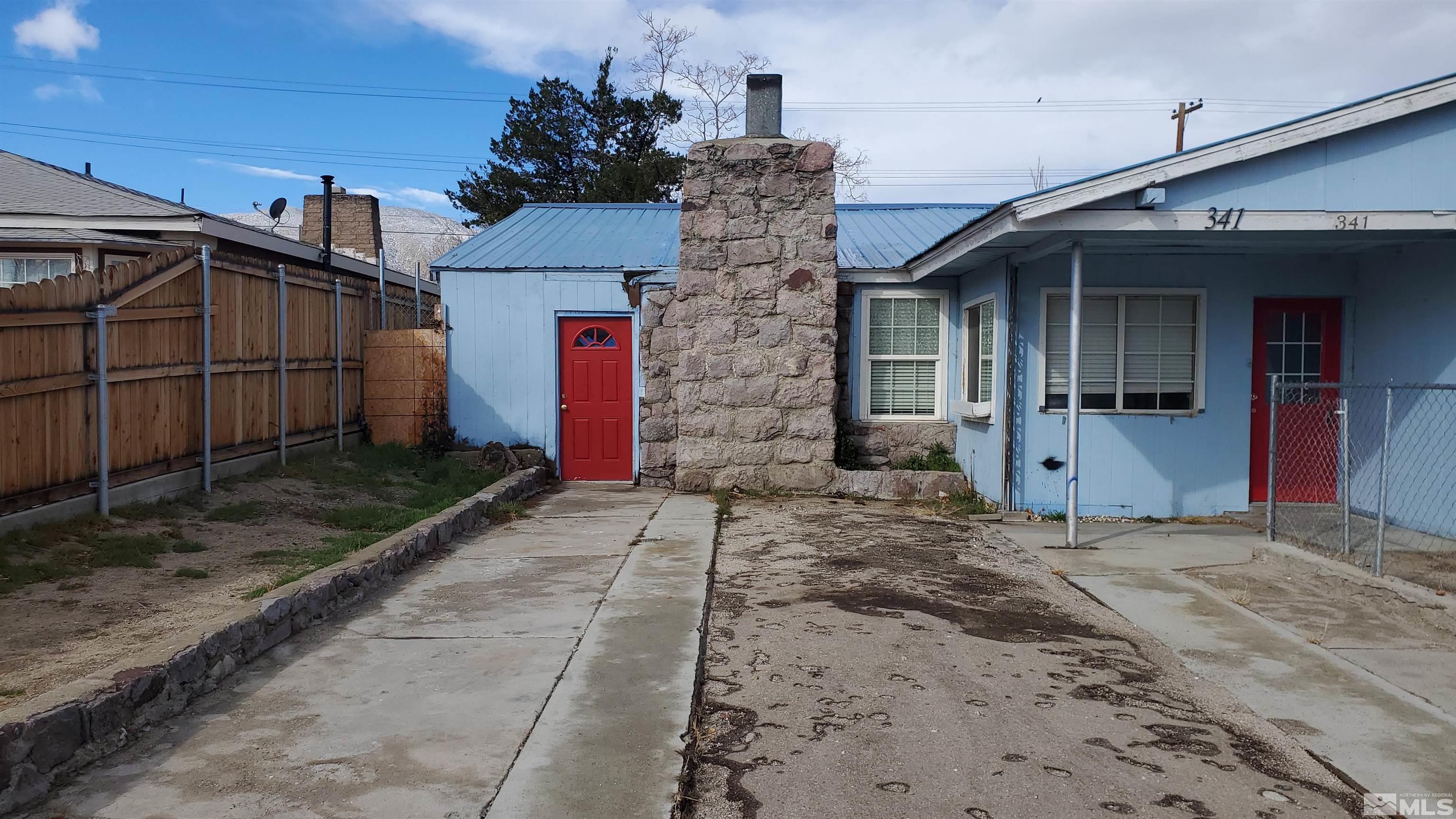341 Baker Street Property Photo 2