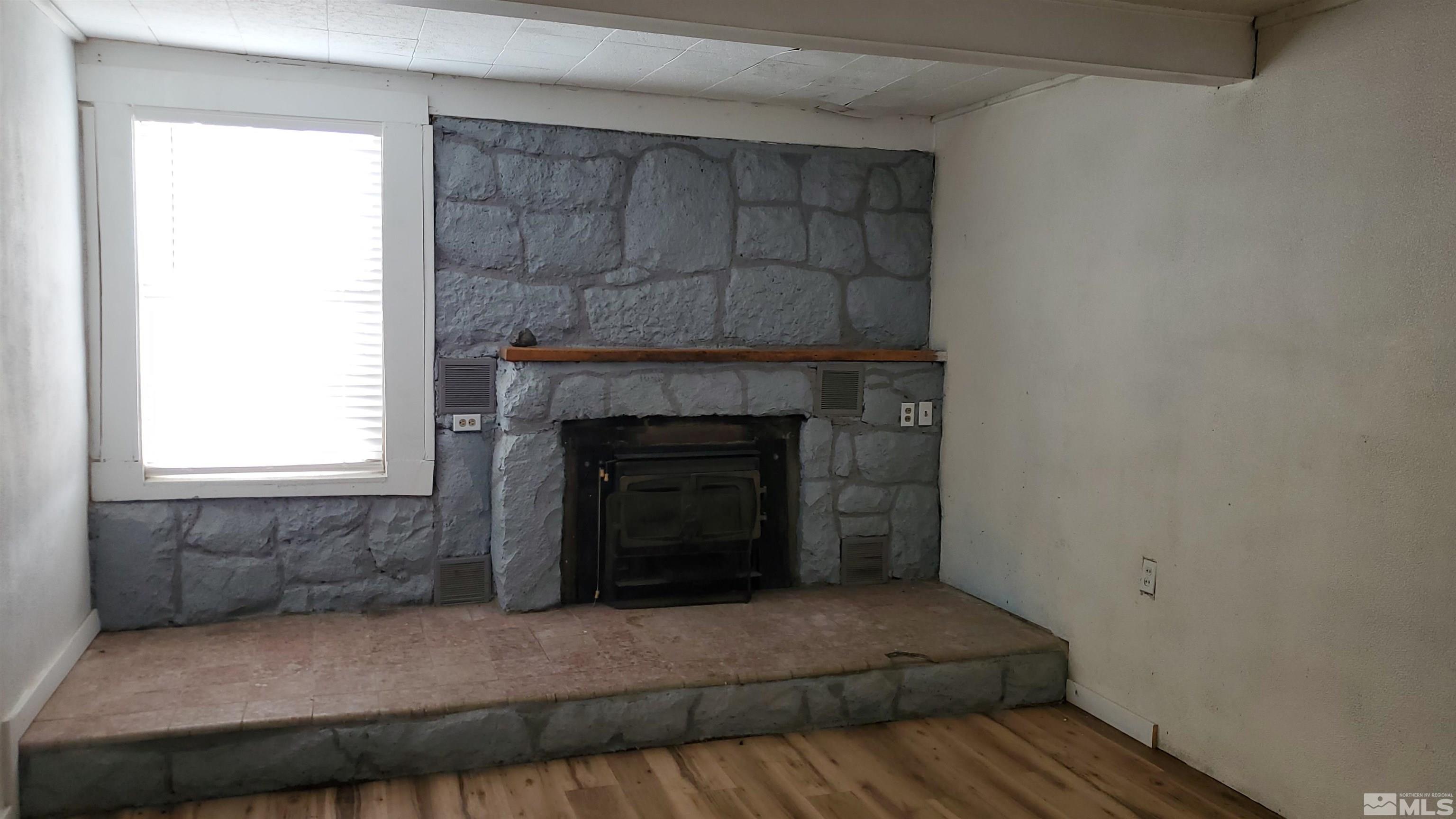 341 Baker Street Property Photo 11