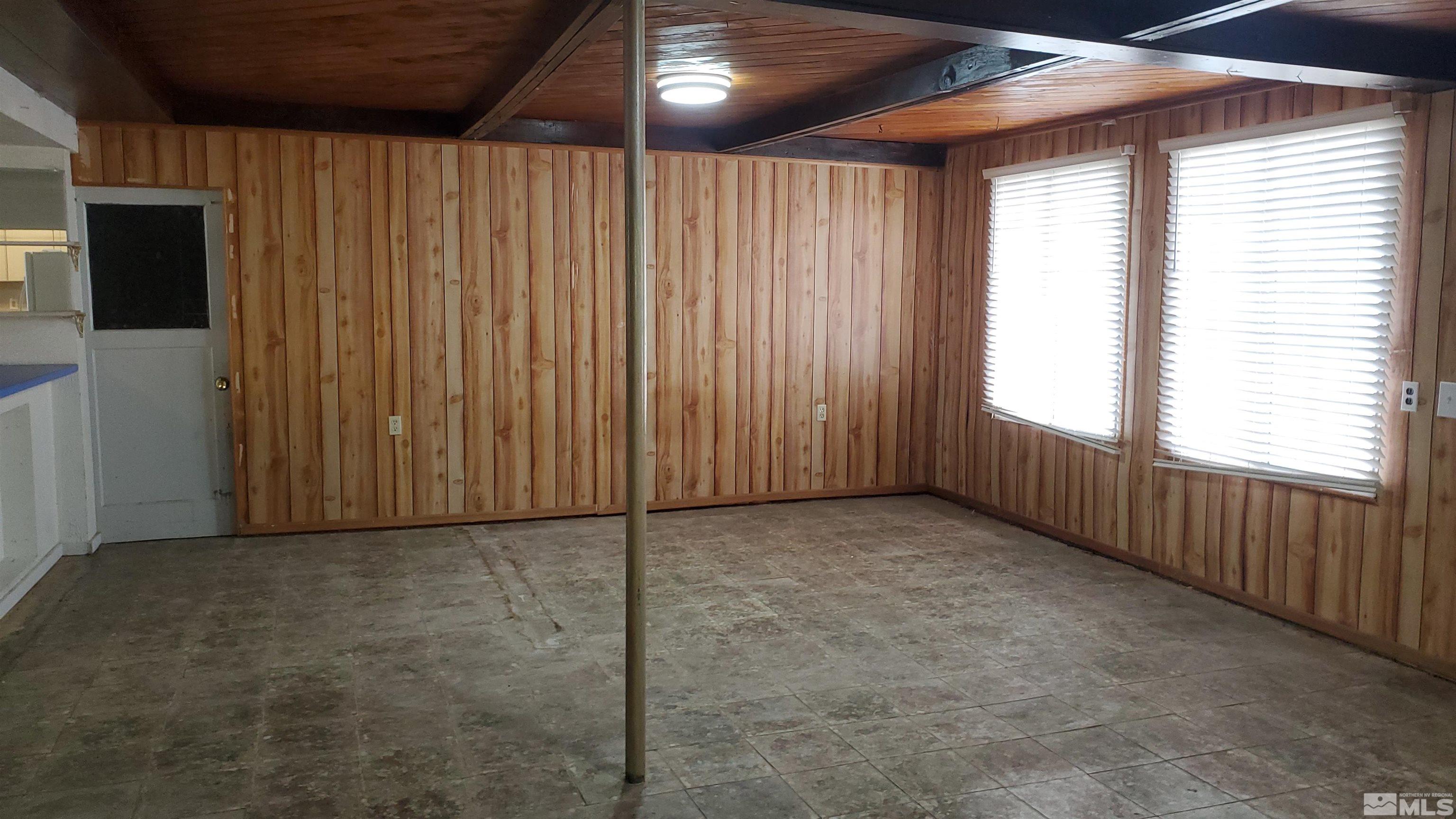 341 Baker Street Property Photo 12