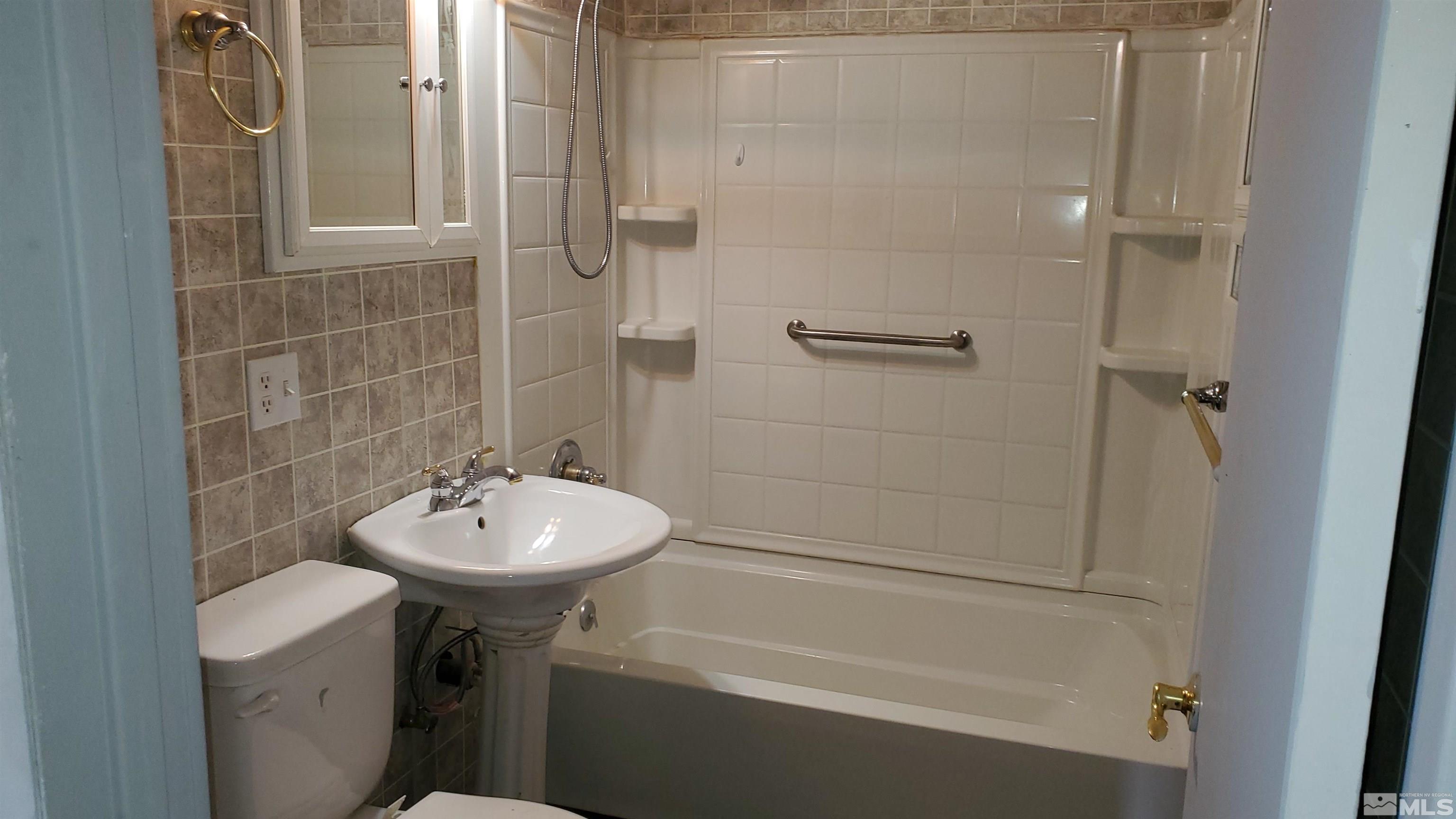 341 Baker Street Property Photo 19