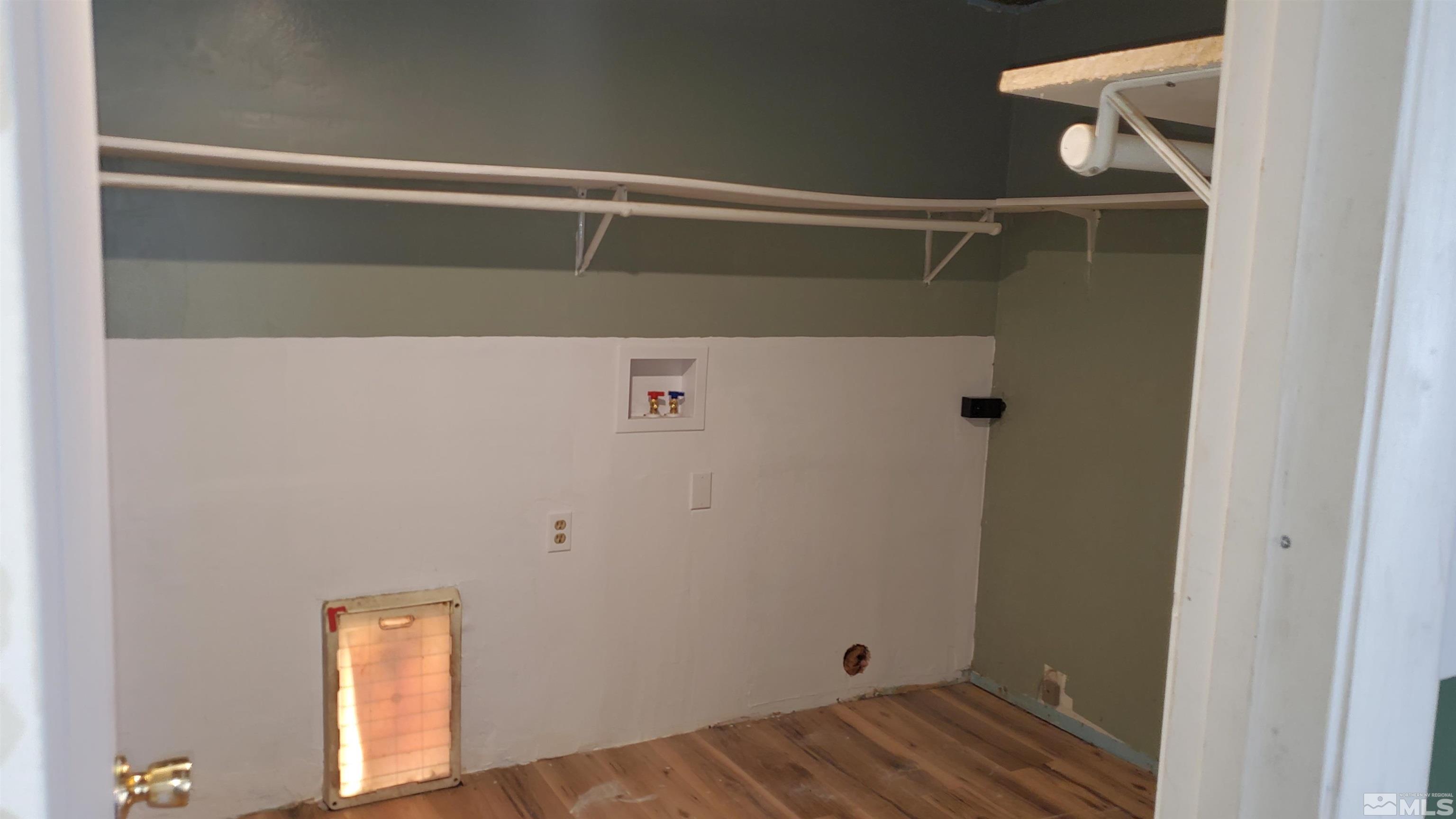 341 Baker Street Property Photo 20