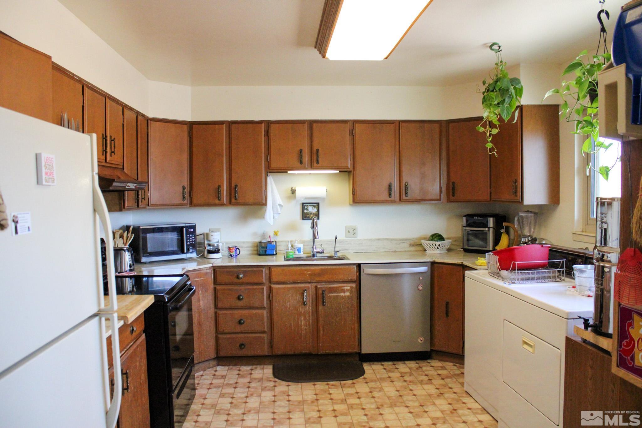 50 N Canal Dr Property Photo 11