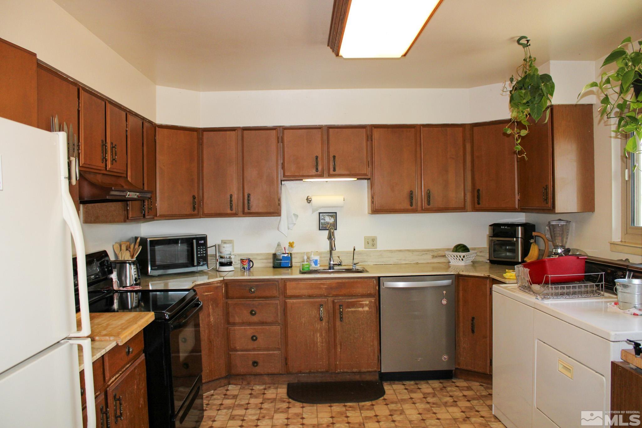 50 N Canal Dr Property Photo 13