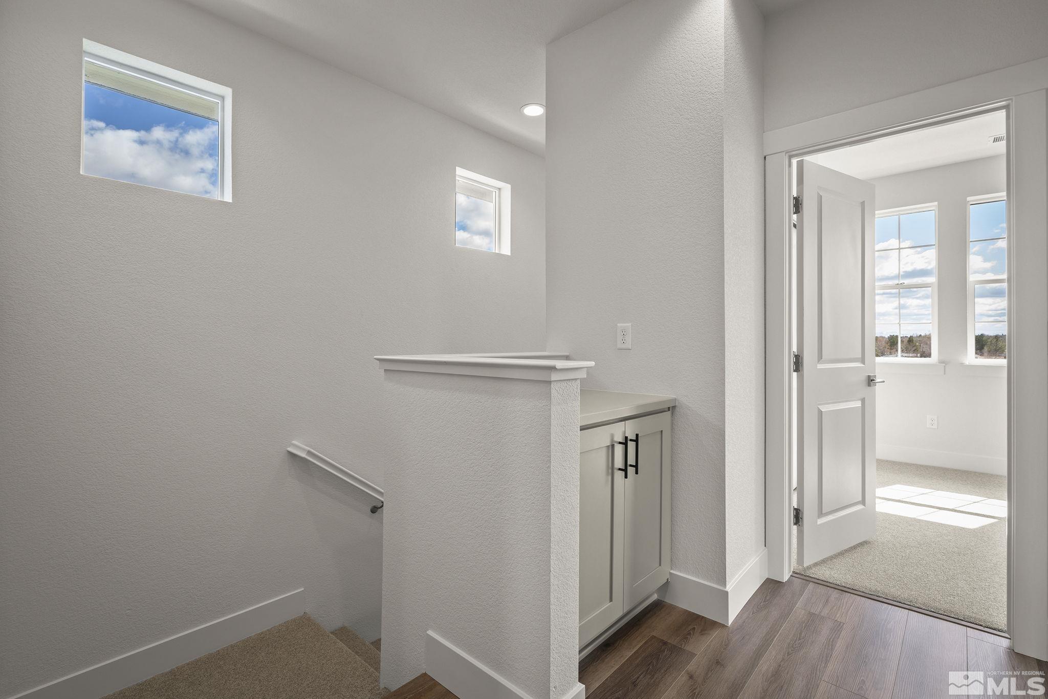 1152 Grove Street Property Photo 8