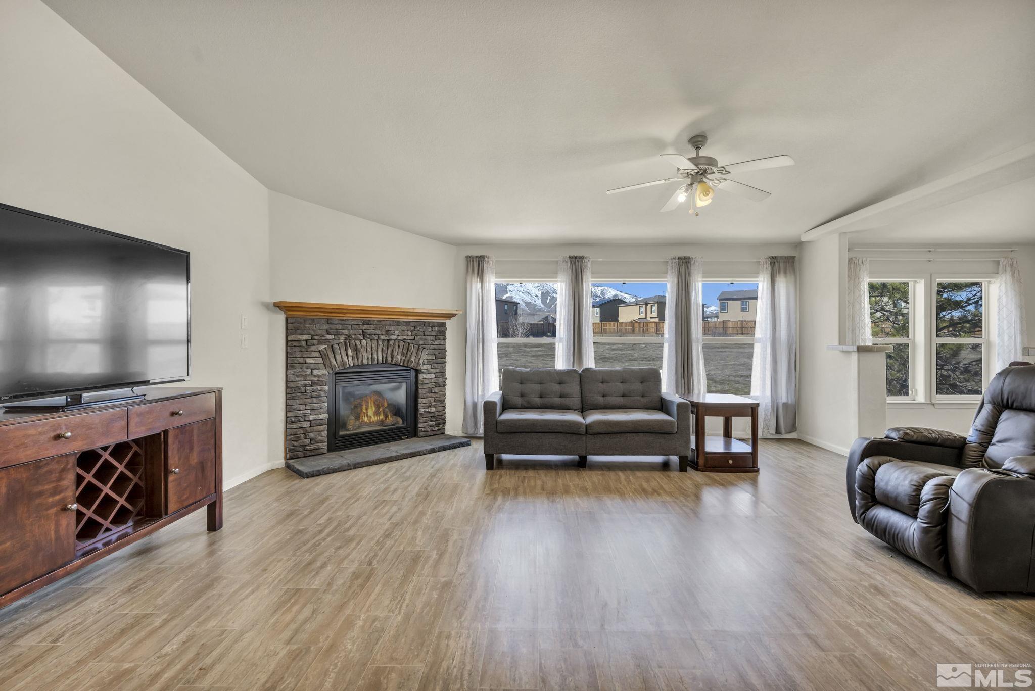 8997 Rising Moon Drive Property Photo 4