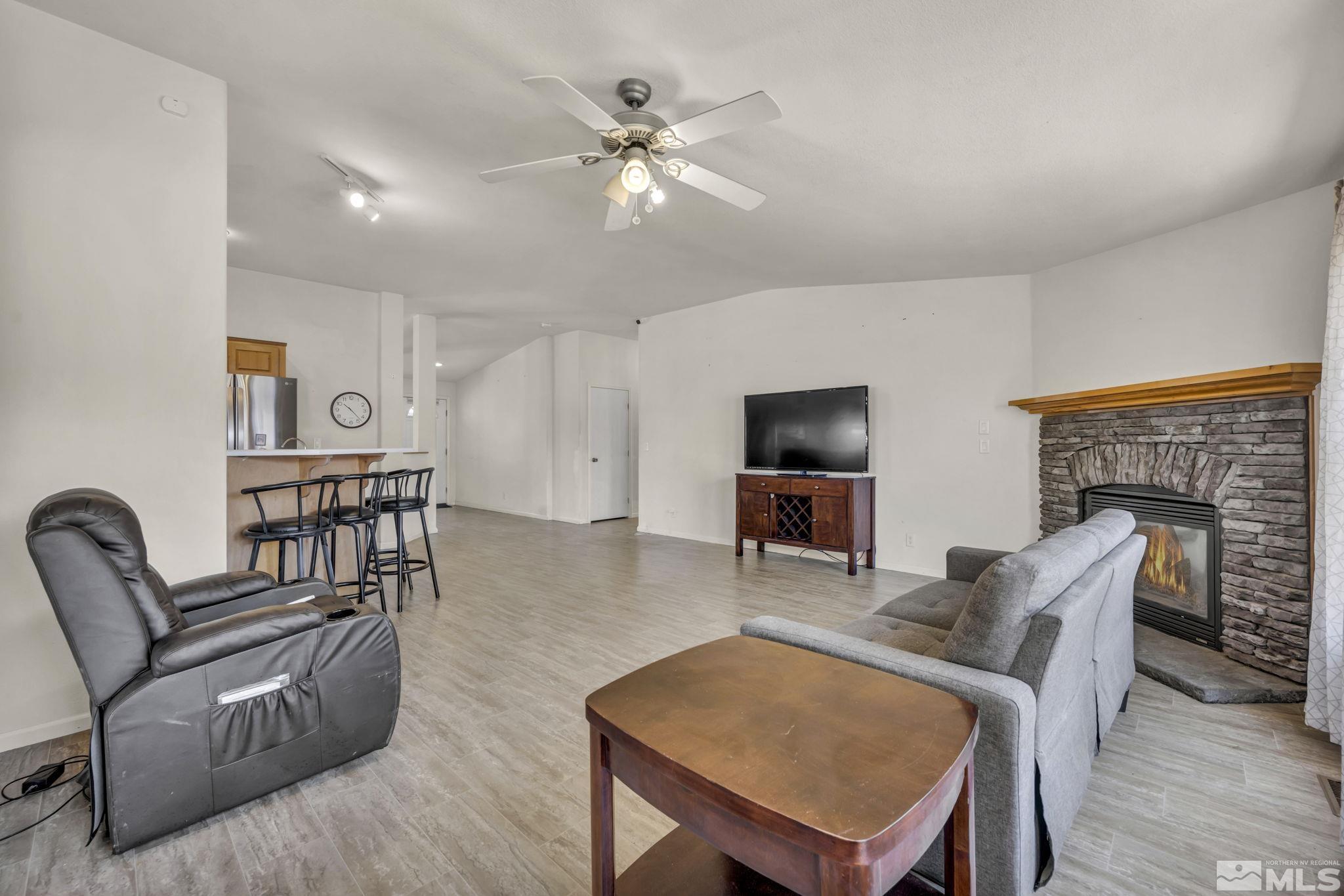 8997 Rising Moon Drive Property Photo 5