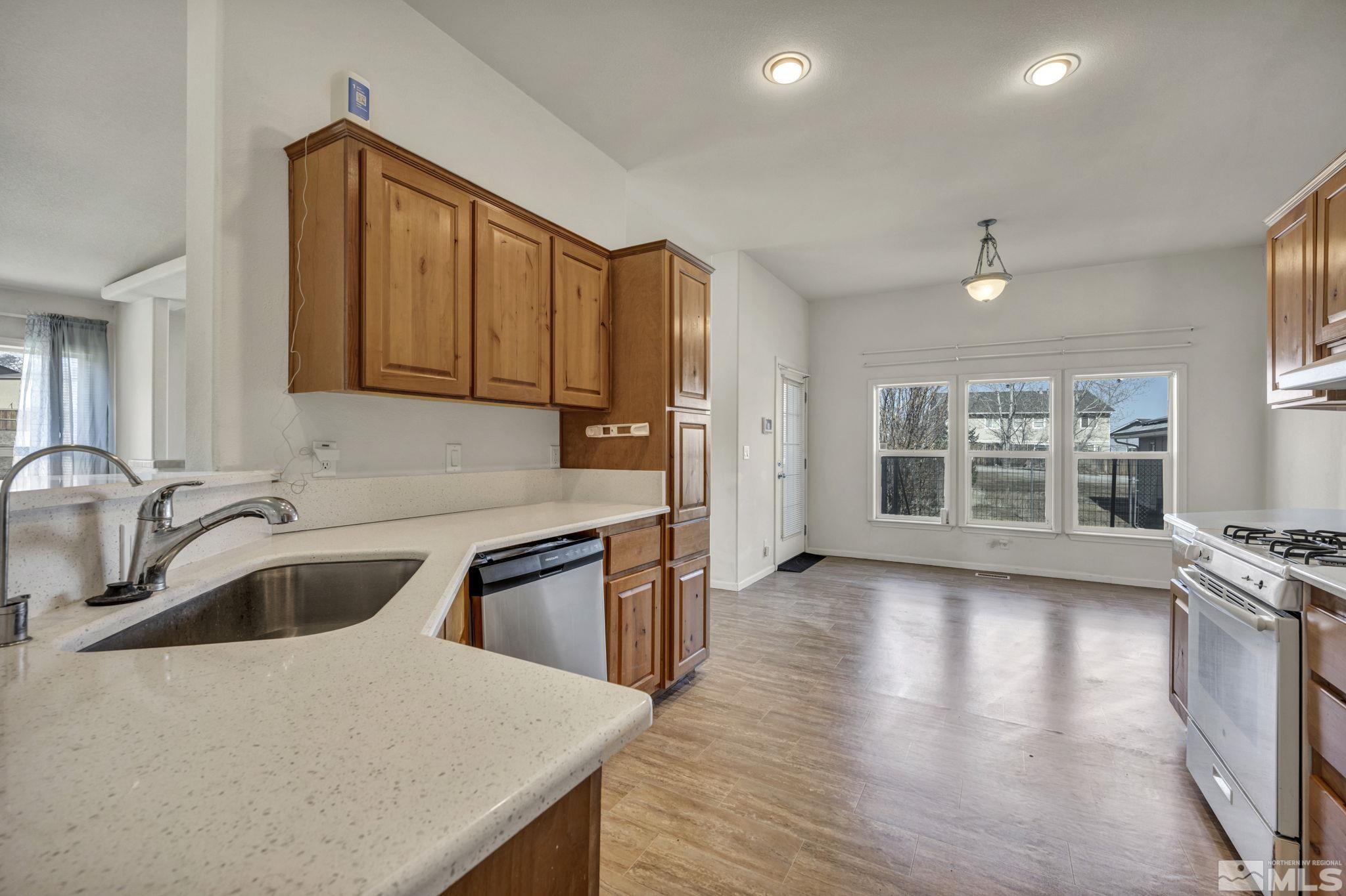 8997 Rising Moon Drive Property Photo 6