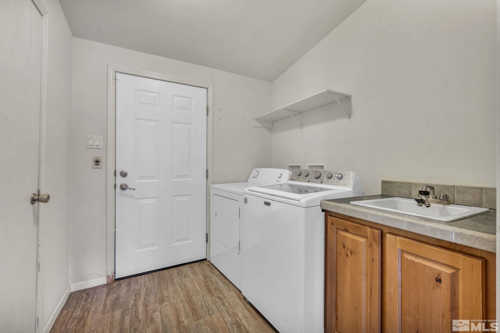 8997 Rising Moon Drive Property Photo 11