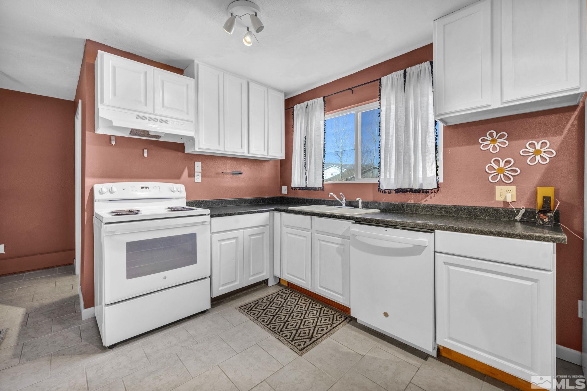 8997 Rising Moon Drive Property Photo 37