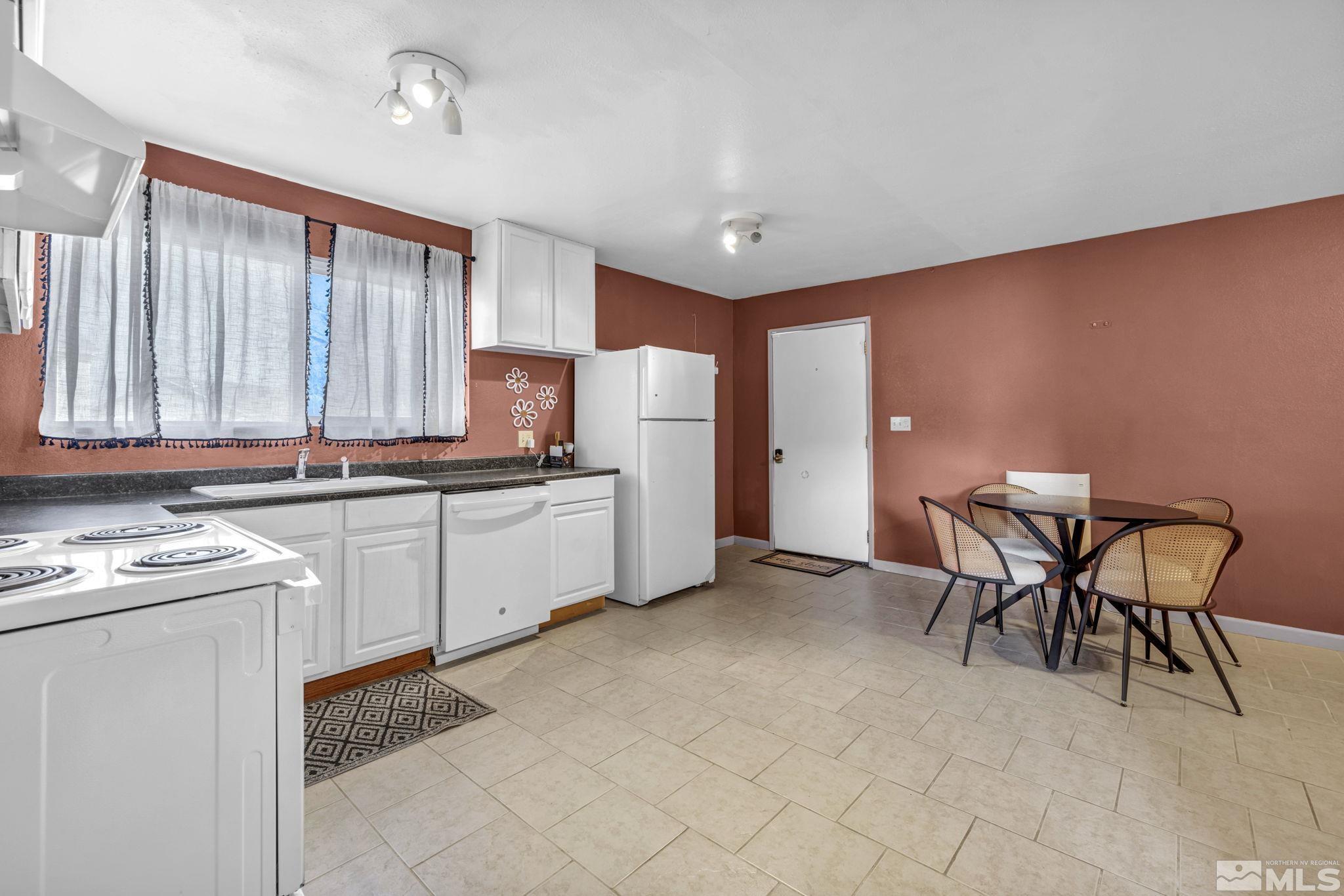 8997 Rising Moon Drive Property Photo 38