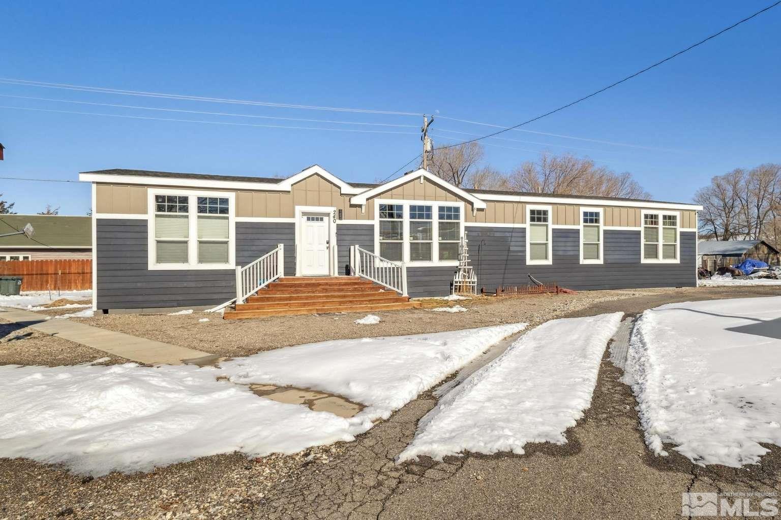 240 6th Street Property Photo 1