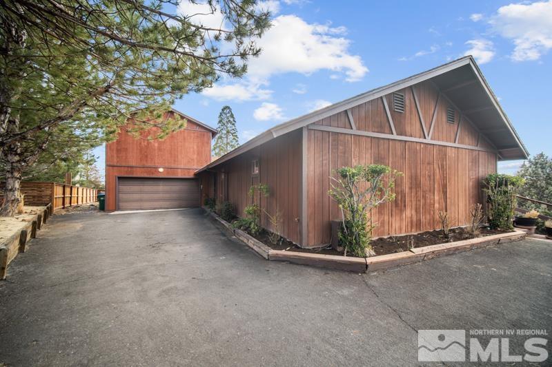 2045 Scharr Cir Property Photo 1