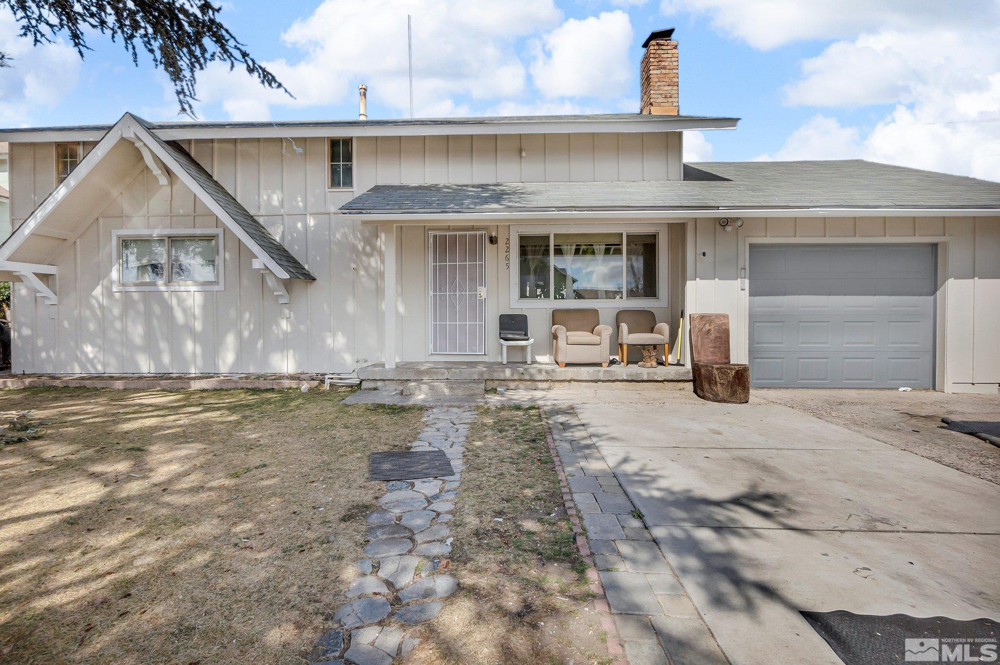 2265 Mannington St Property Photo