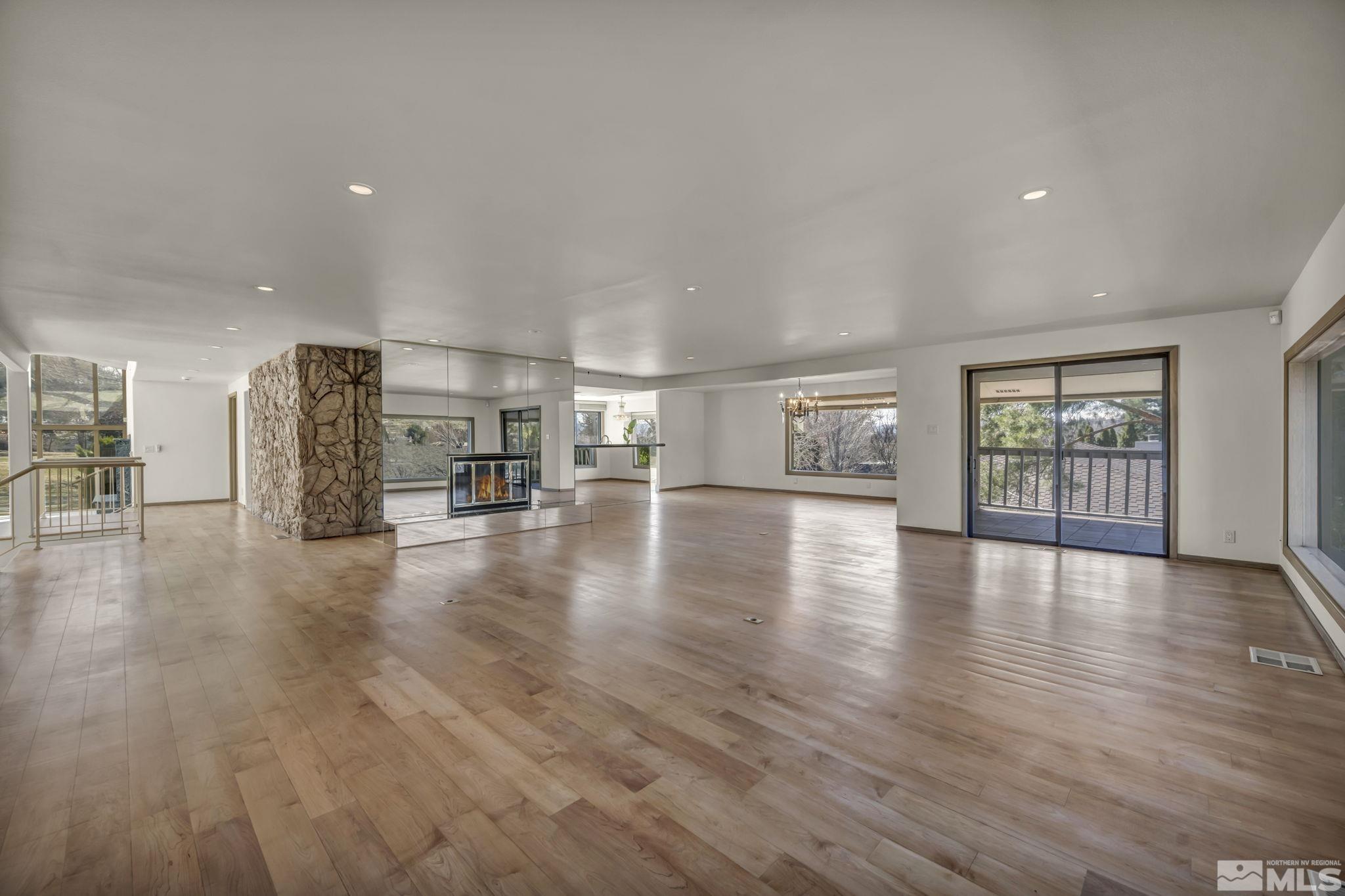 2570 Spinnaker Drive Property Photo 18