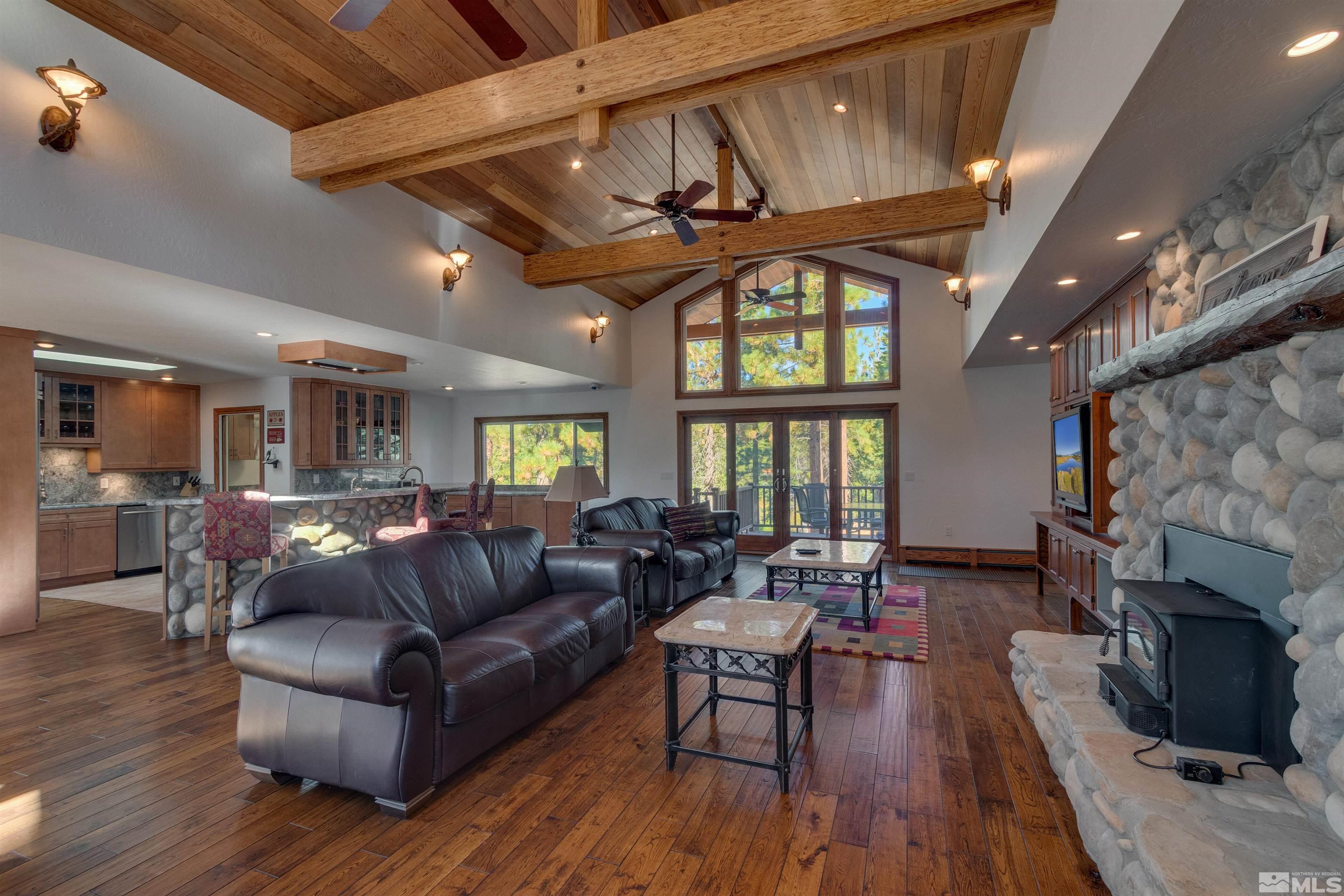437 Panorama Drive Property Photo