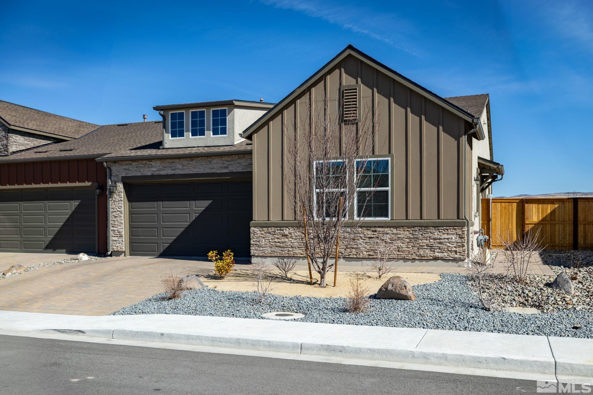 7392 Oakmont Lane Property Photo 1