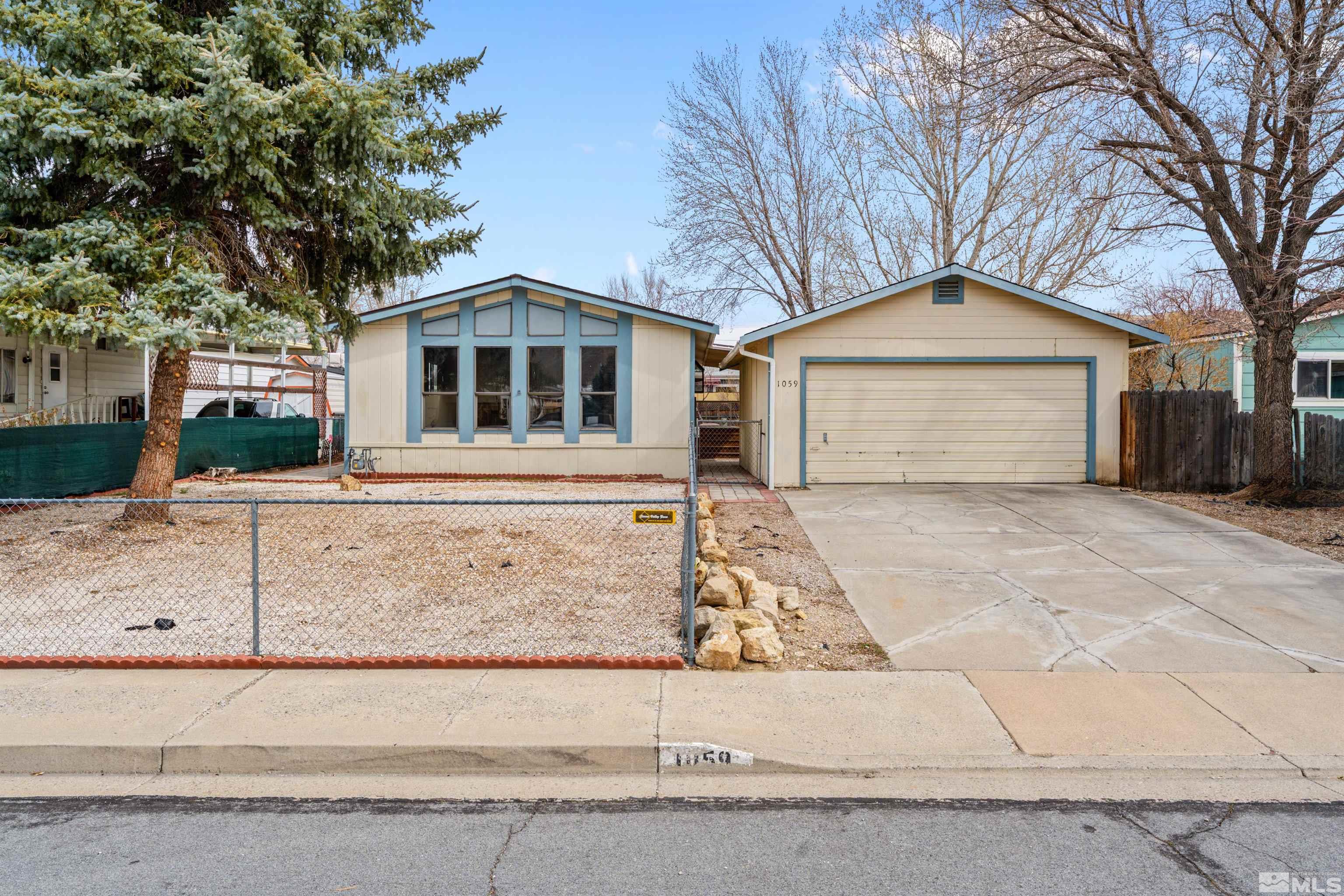 1059 Jewell Ave Property Photo