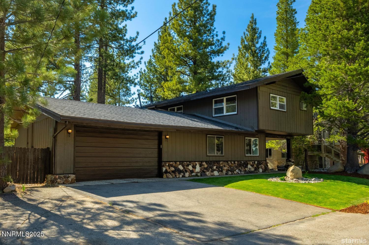 2828 Santa Claus Property Photo 1