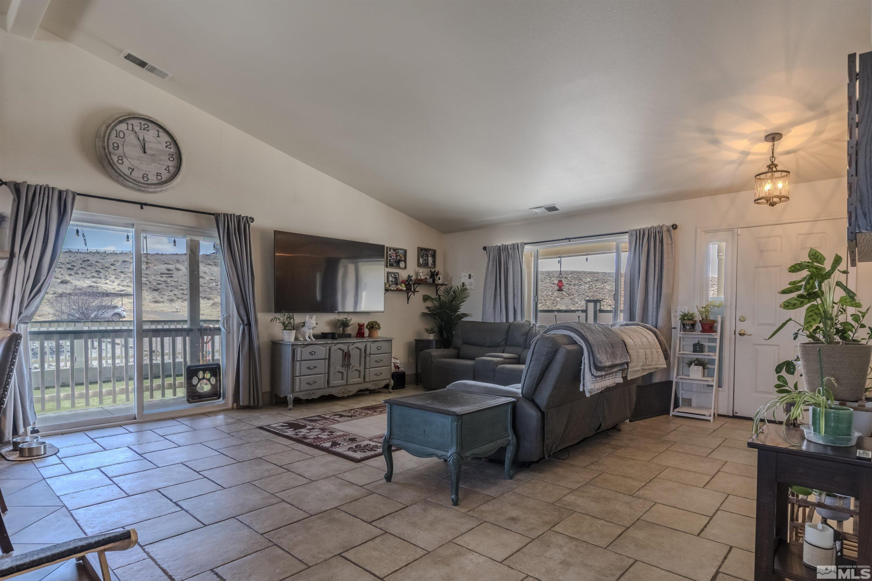 1875 View Court Property Photo 6