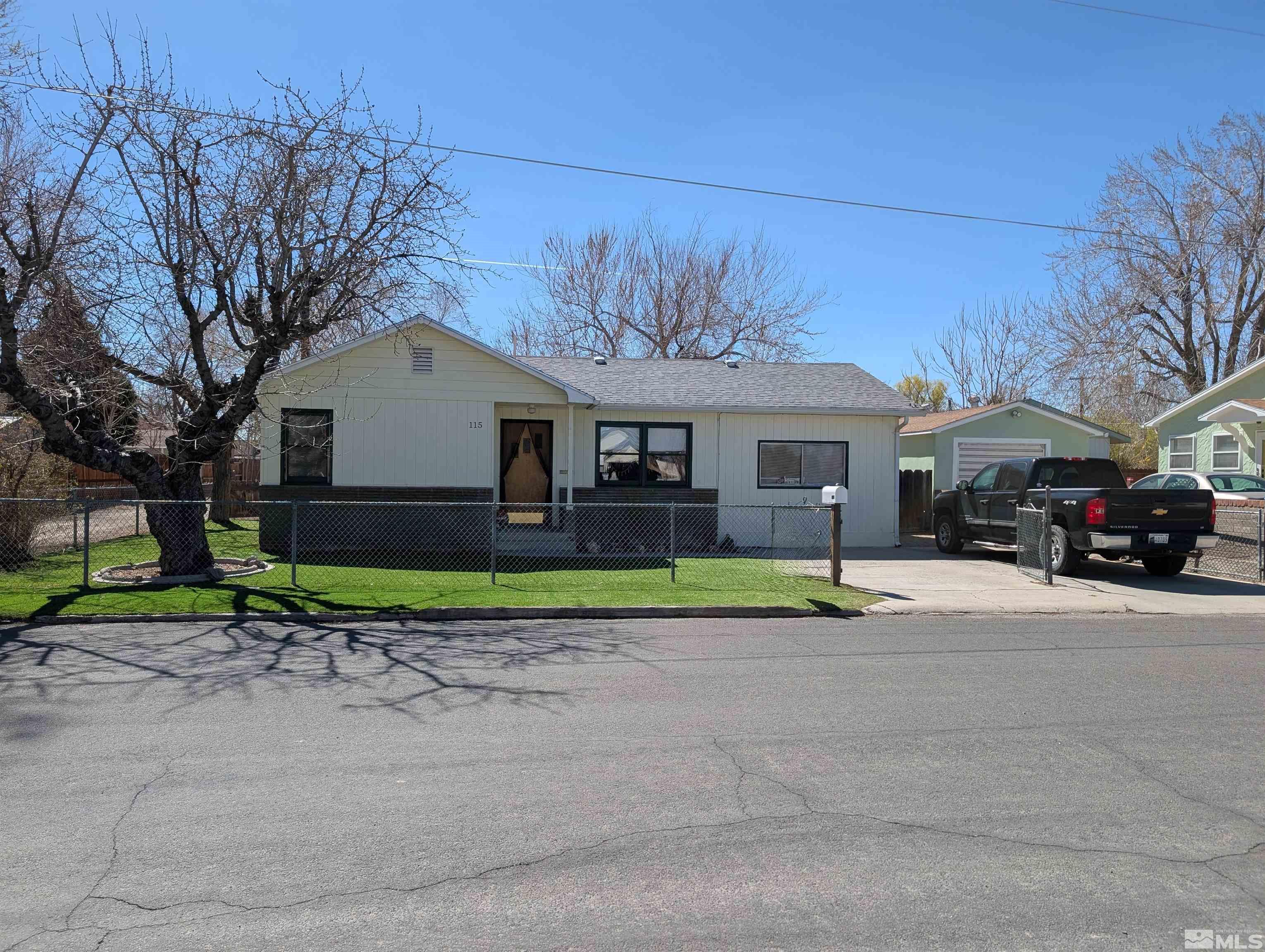 115 Commercial Ave Property Photo
