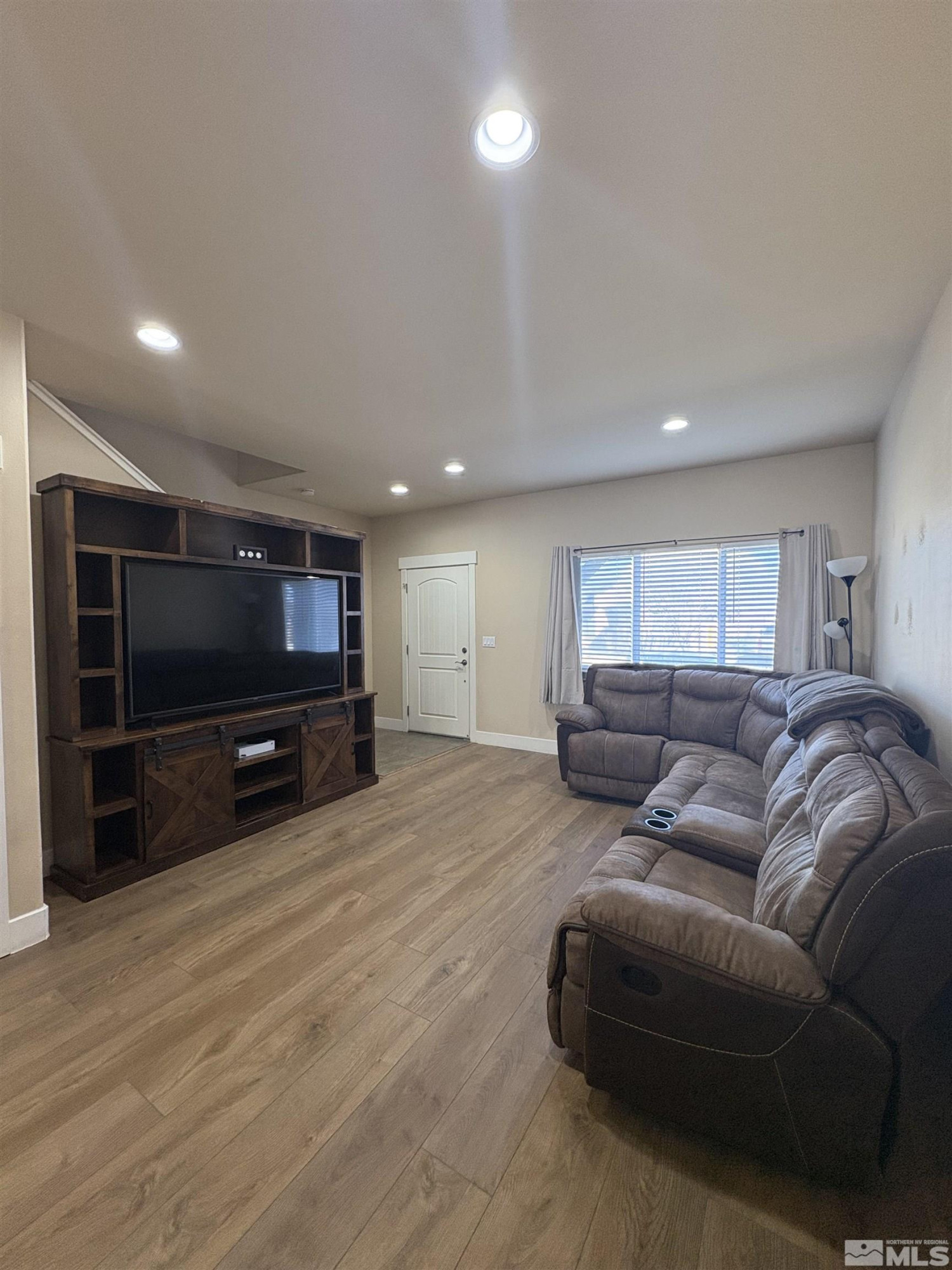 5282 Western Way Property Photo 5