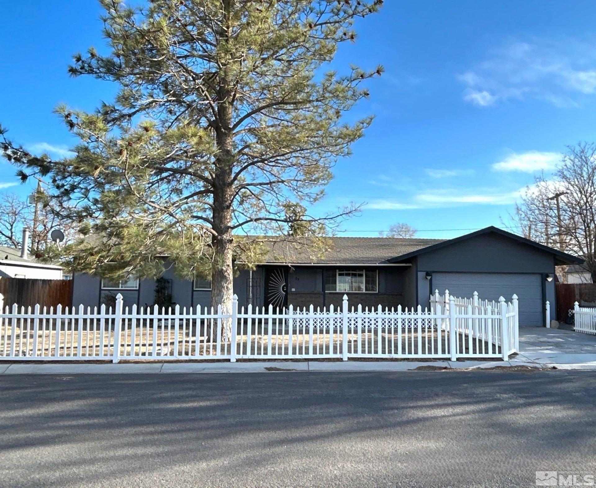 25 Comstock Drive Property Photo