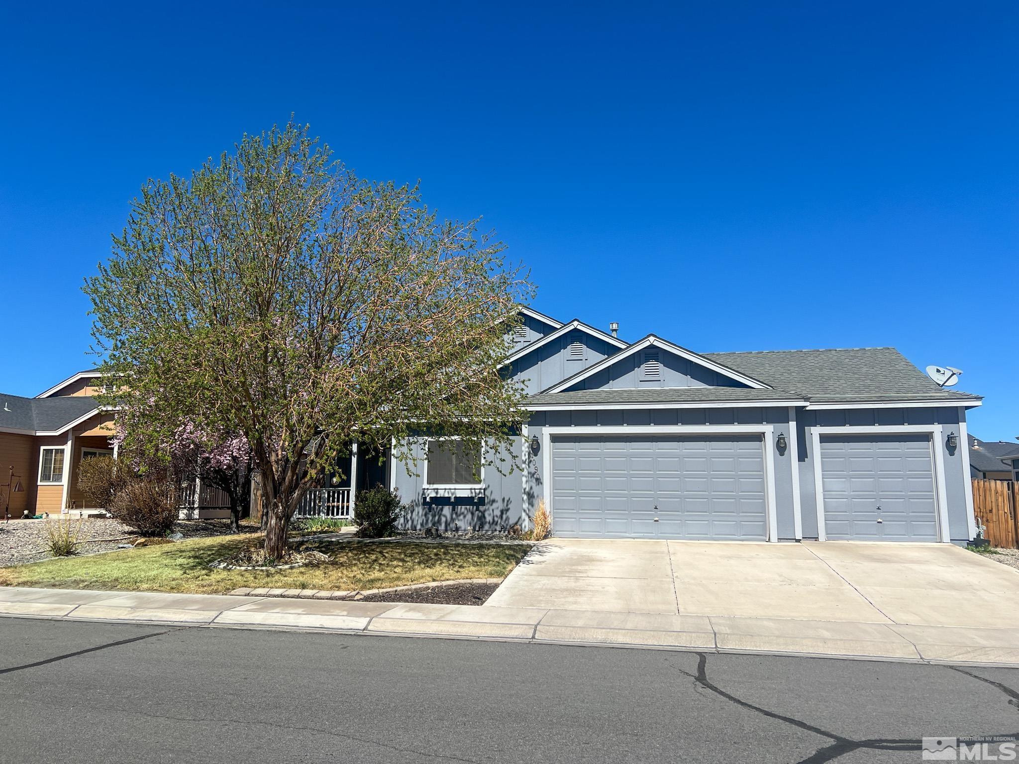 1090 Aster Lane Property Photo 1