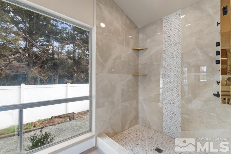 995 Skyline Boulevard Property Photo 28