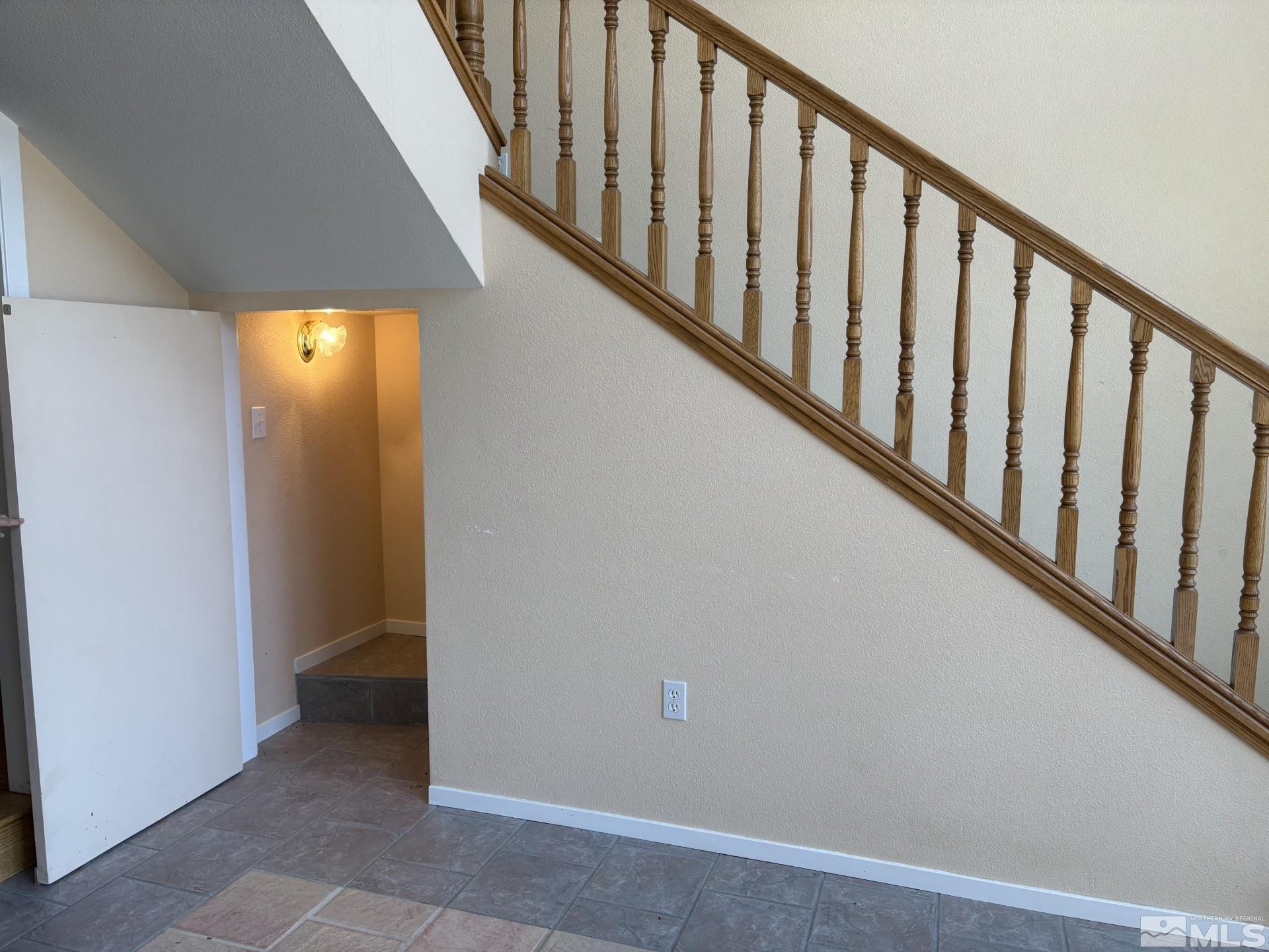 3 Comstock Circle Property Photo 9
