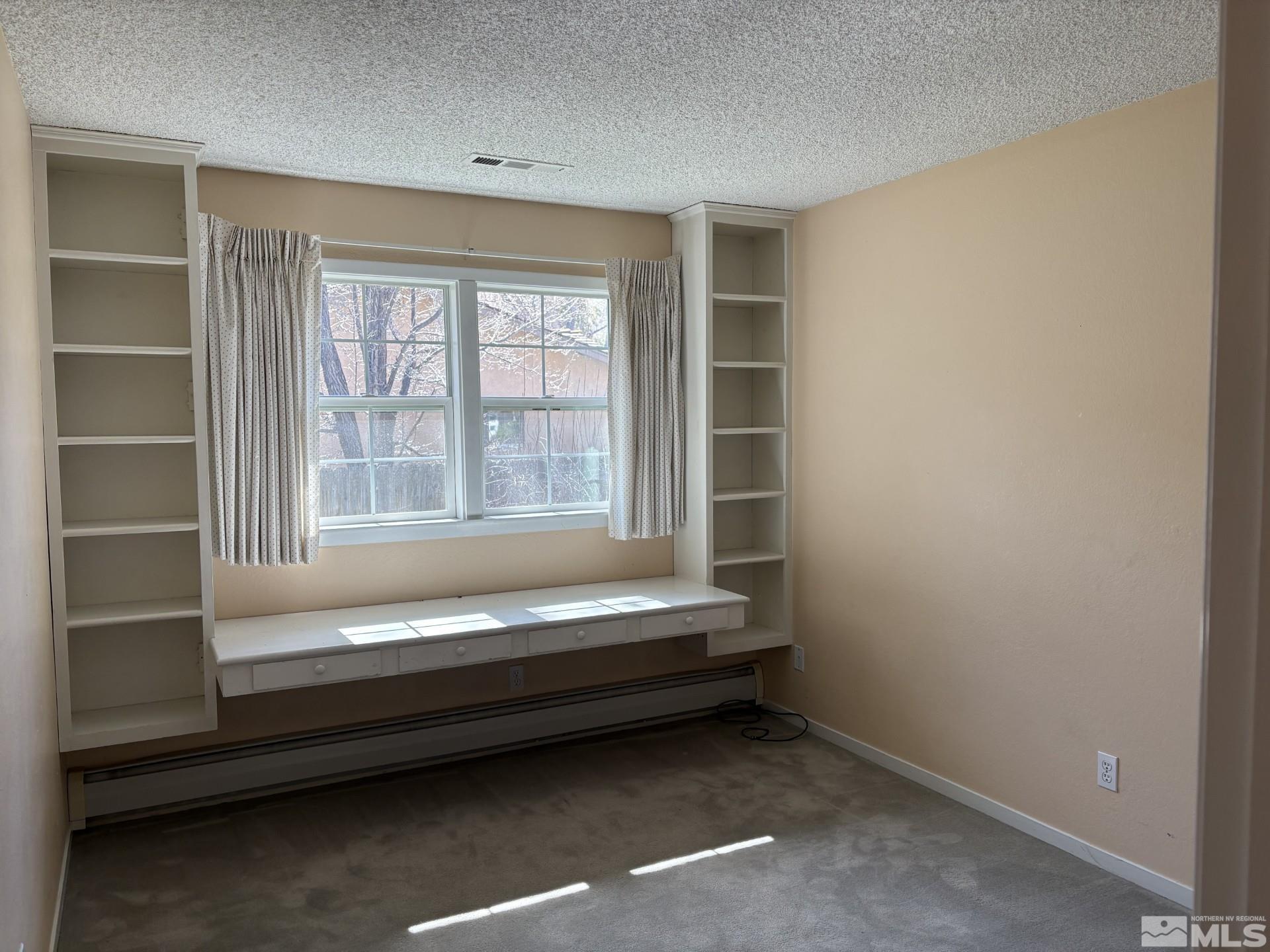 3 Comstock Circle Property Photo 13