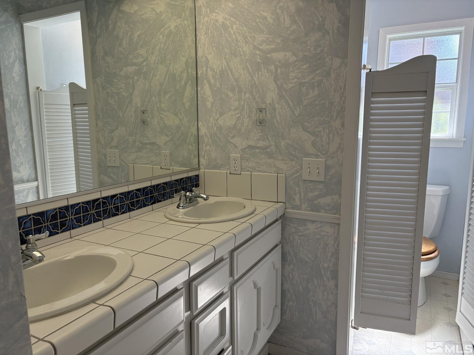 3 Comstock Circle Property Photo 16