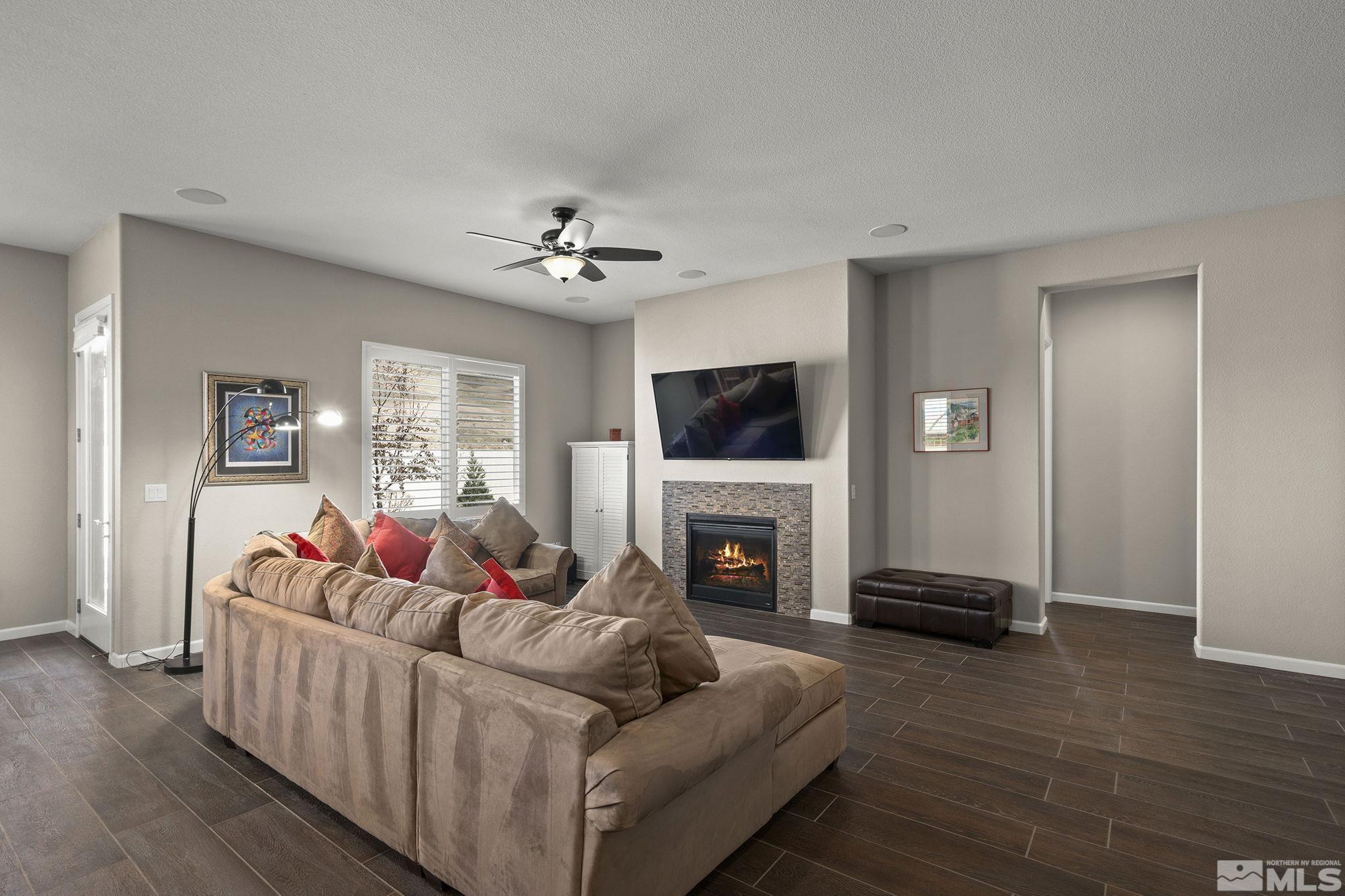 2975 Show Jumper Lane Property Photo 5