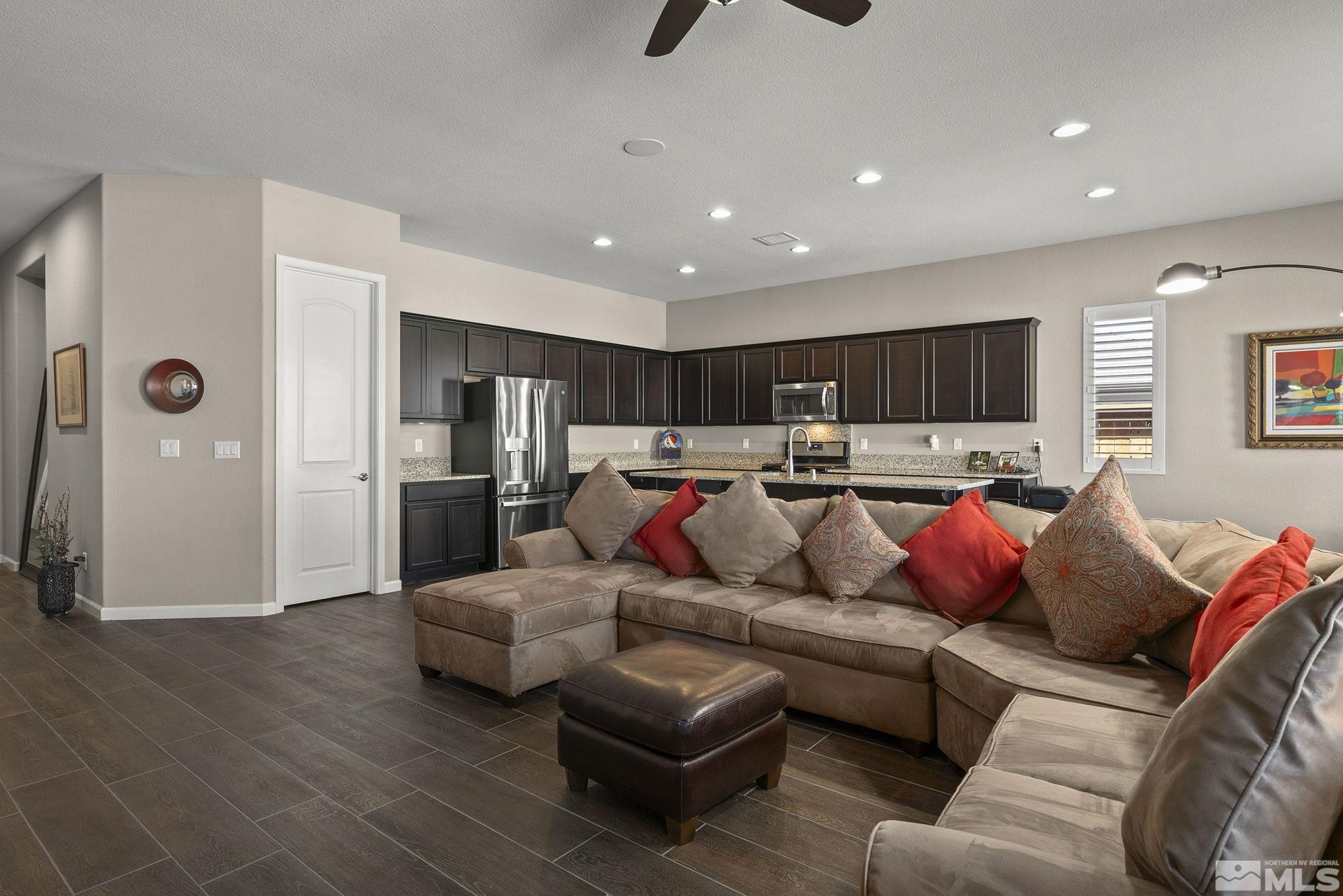 2975 Show Jumper Lane Property Photo 7