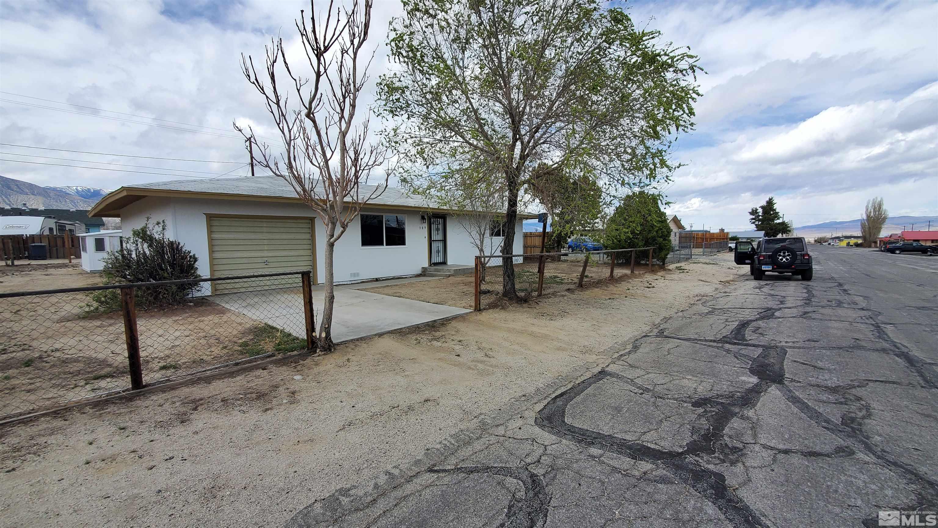 309 M Street Property Photo