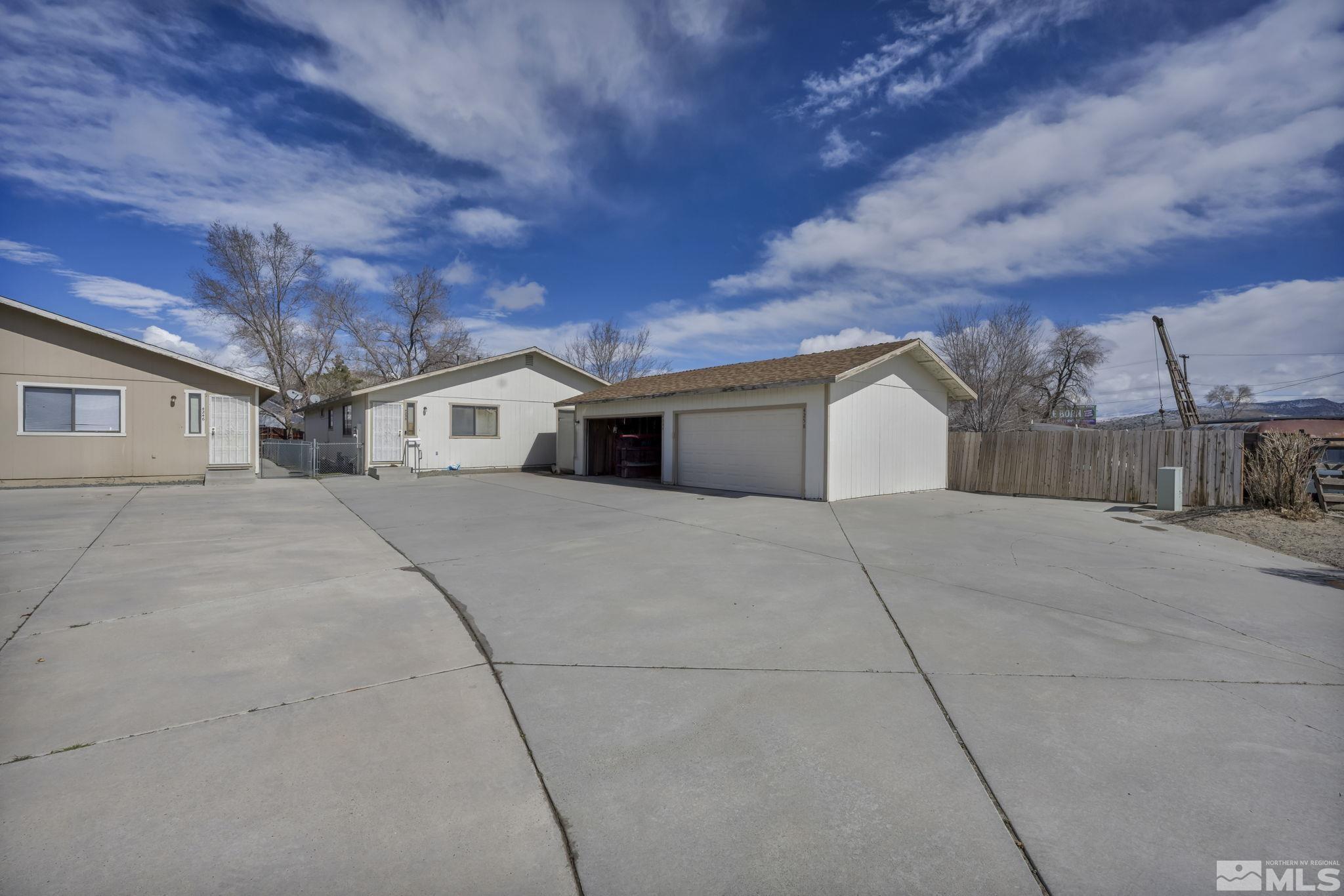 4240 Sherman Ln Property Photo 6
