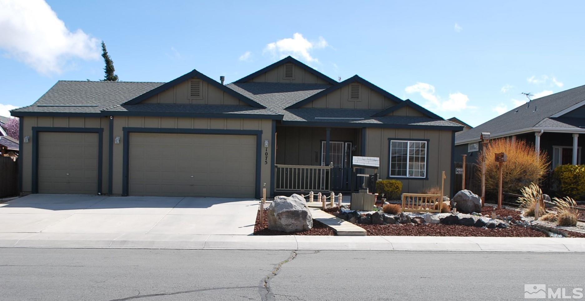 1075 Aster Ln Property Photo