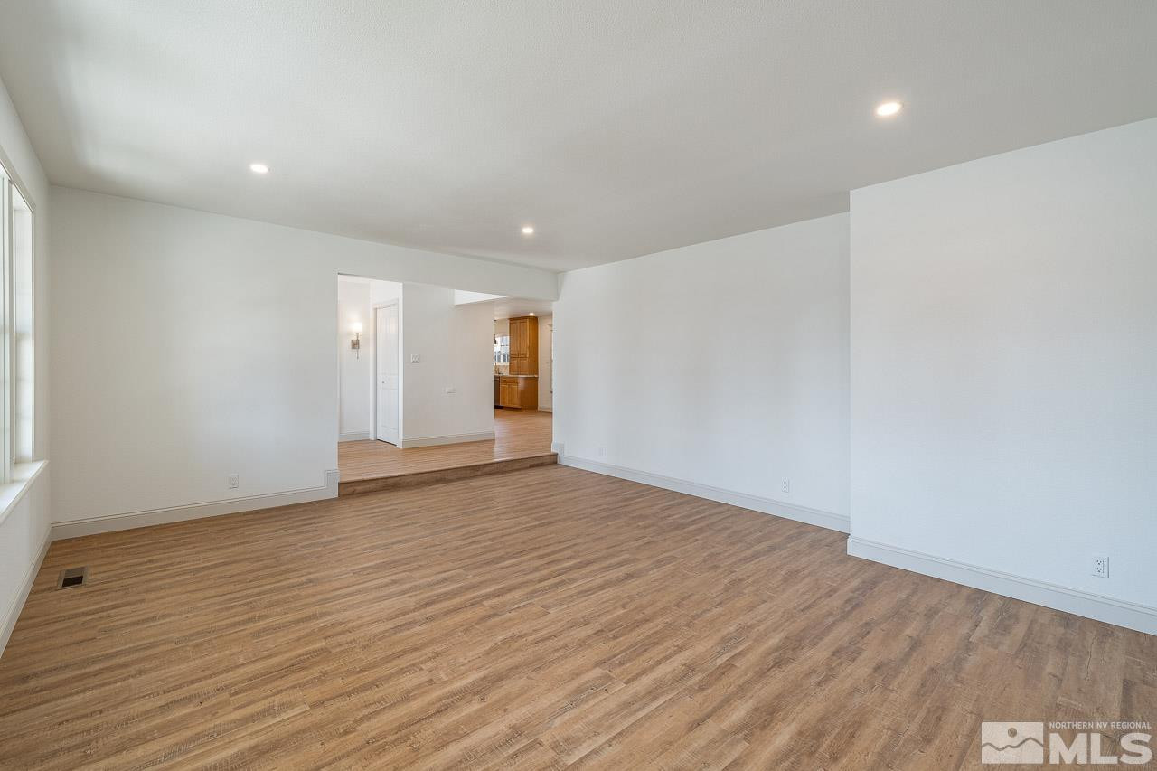 2495 Skyline Boulevard Property Photo 11