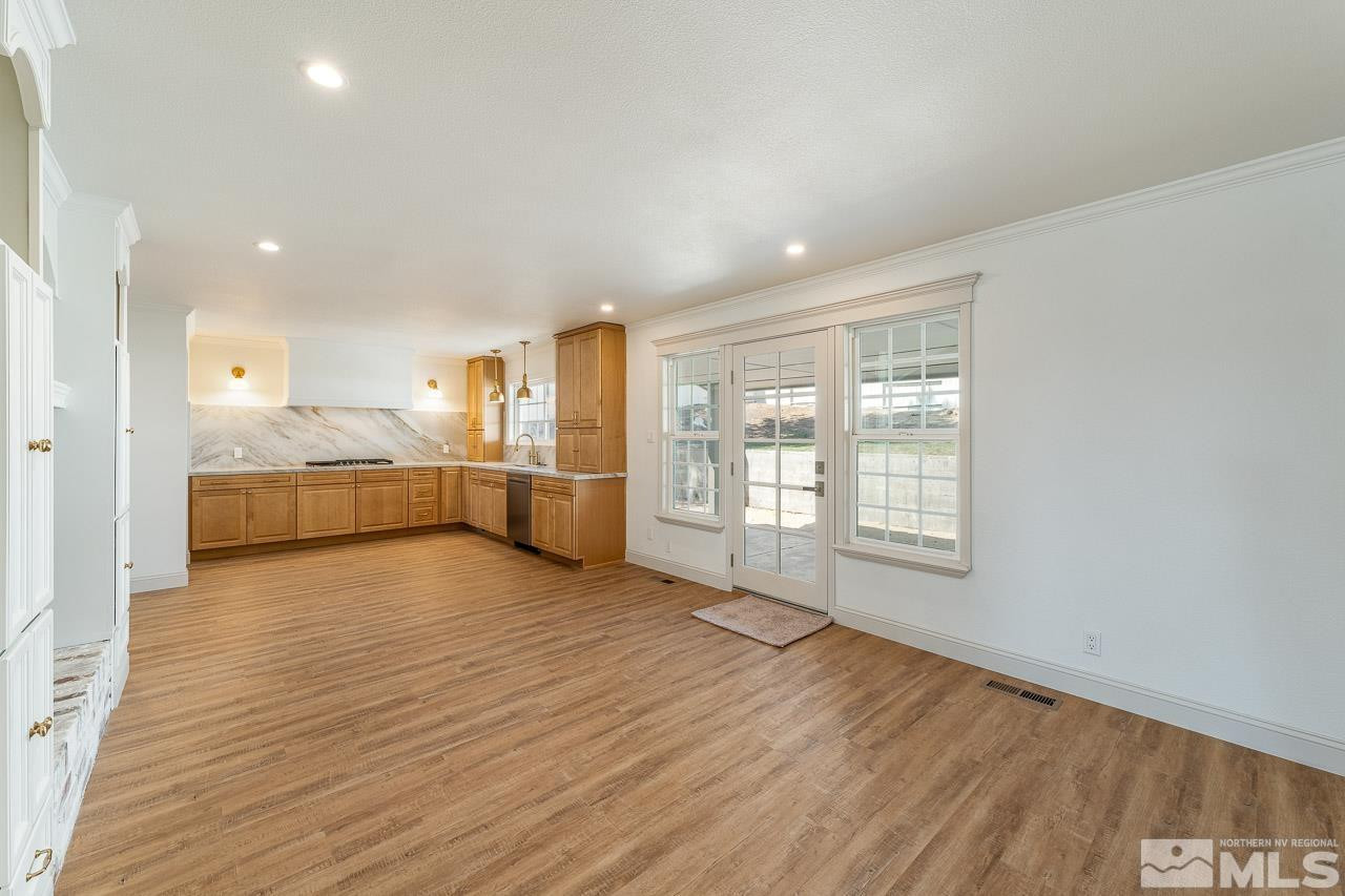 2495 Skyline Boulevard Property Photo 12