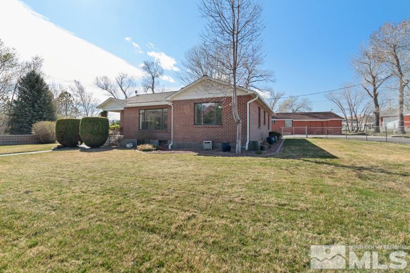 2250 Foothill Rd Property Photo