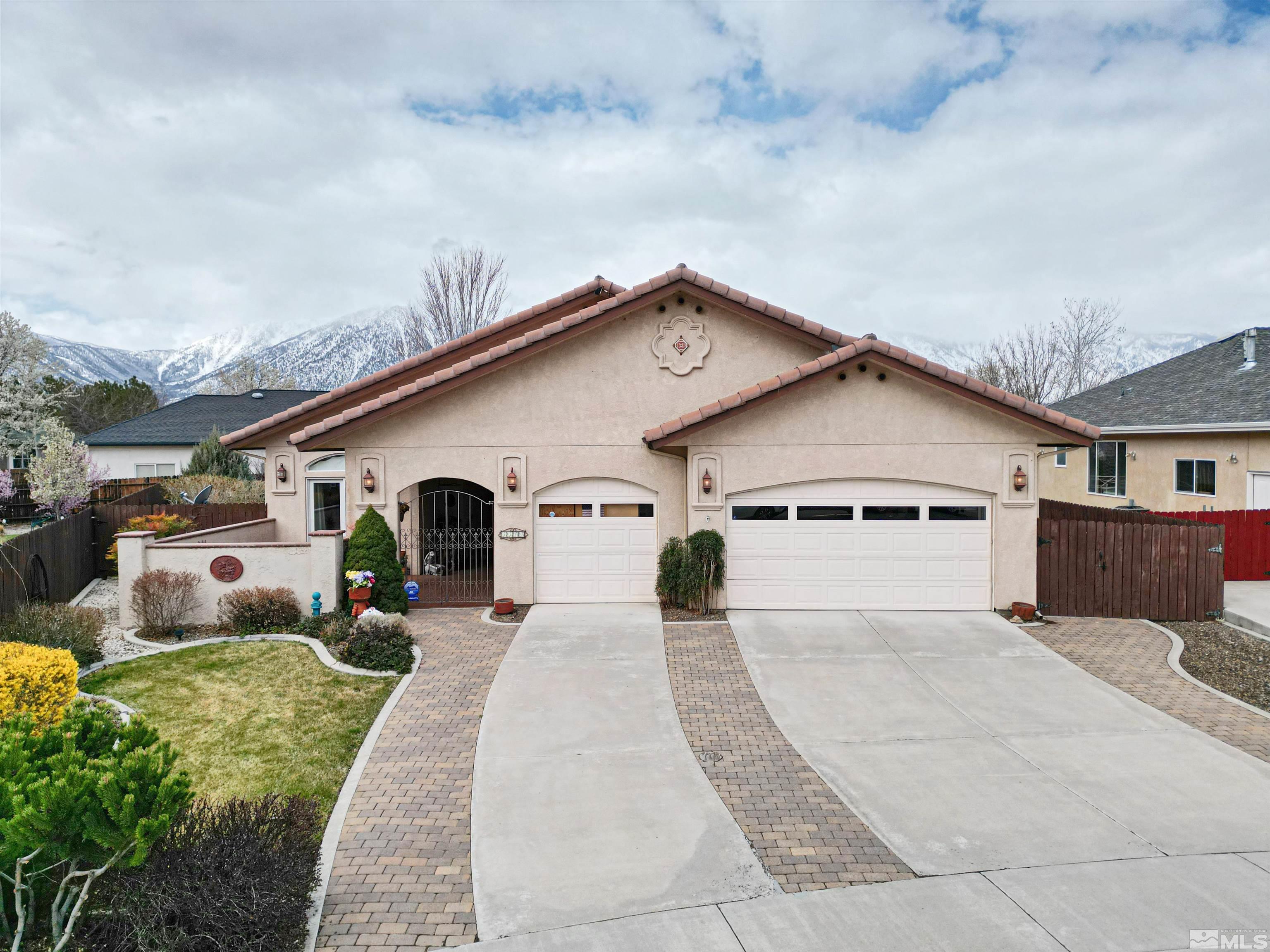 1179 Woodfords Ln Property Photo