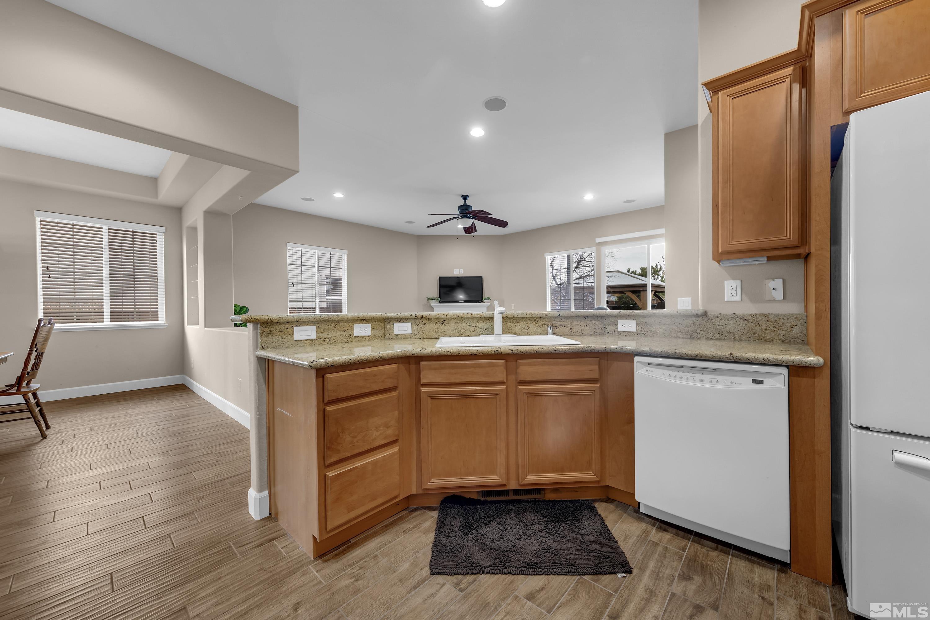 5807 Desert Mirage Dr Property Photo 5