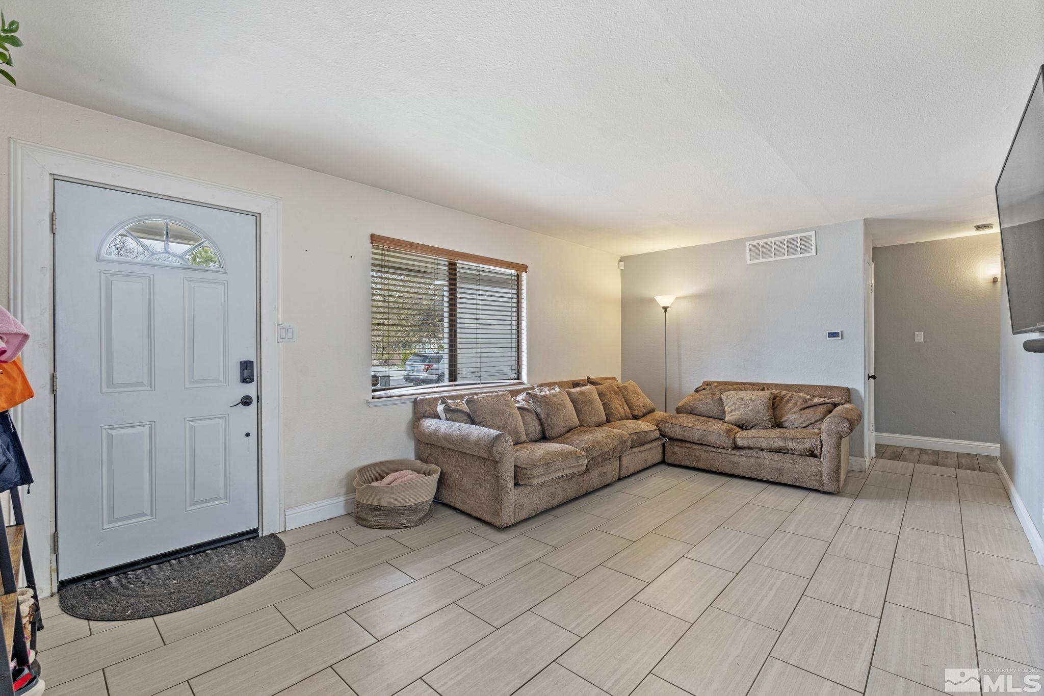 11 E P St Property Photo 3